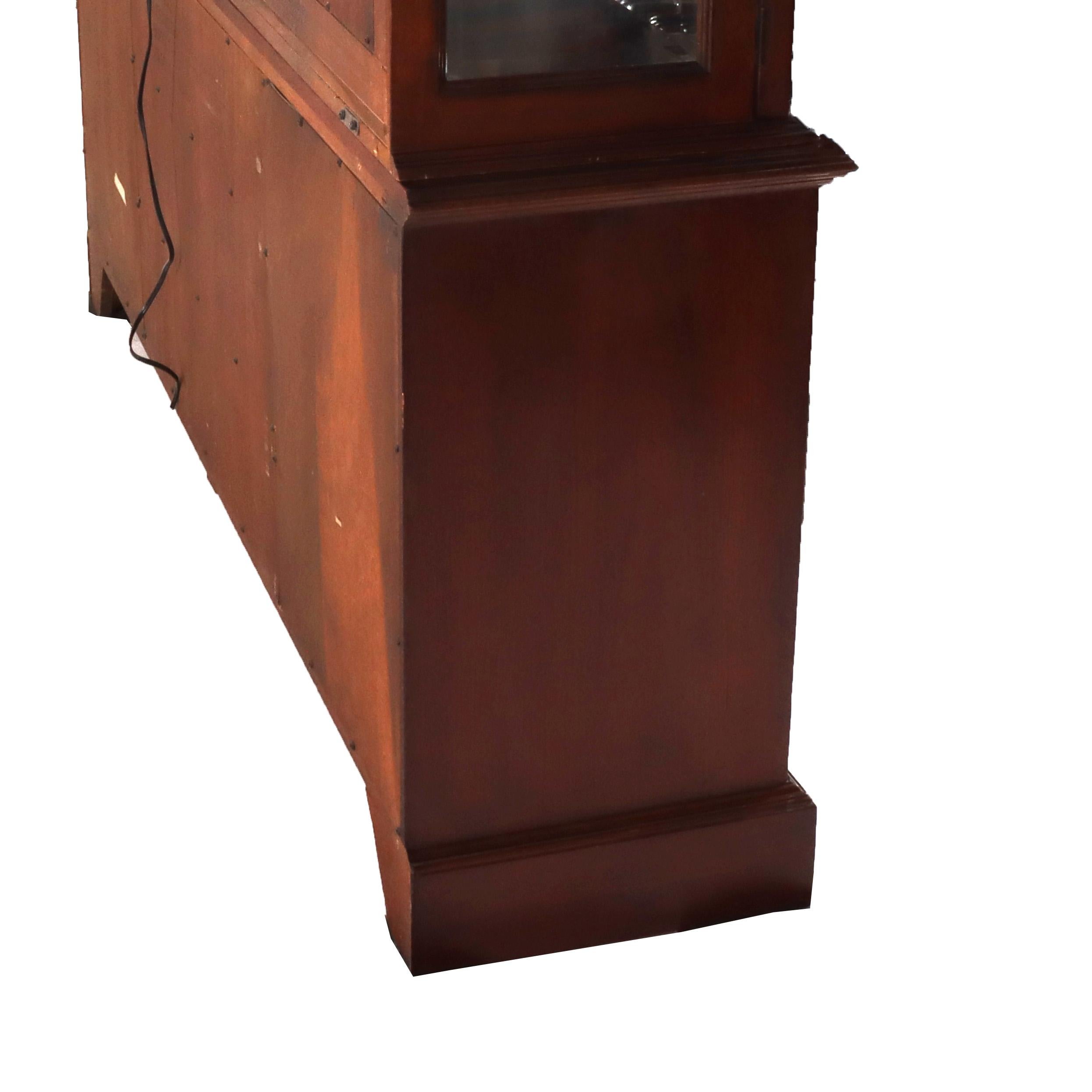 Armadietto per le porcellane in mogano oversize di Lexington Palmer Home in stile Feder del XX secolo in vendita 6