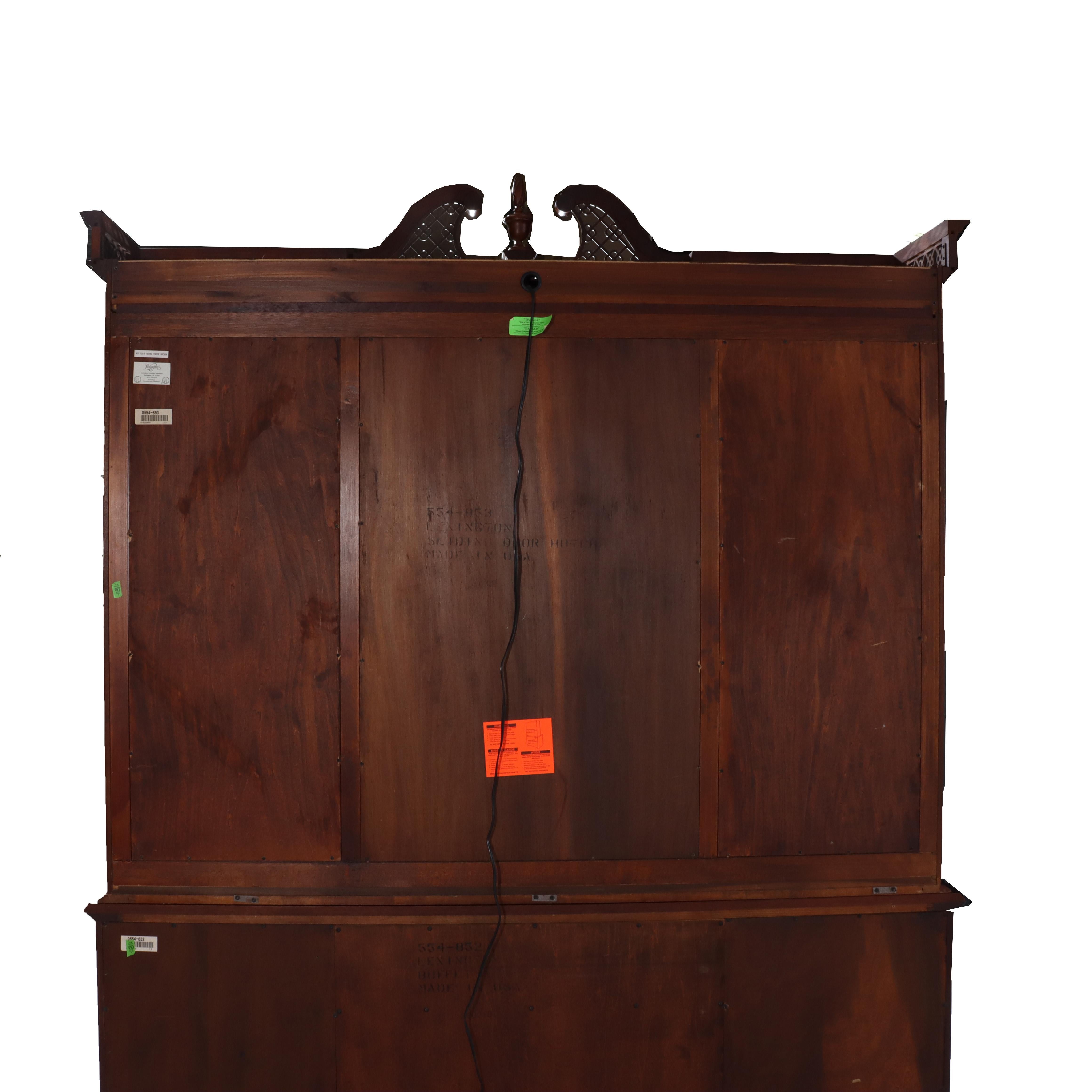 Armadietto per le porcellane in mogano oversize di Lexington Palmer Home in stile Feder del XX secolo in vendita 4