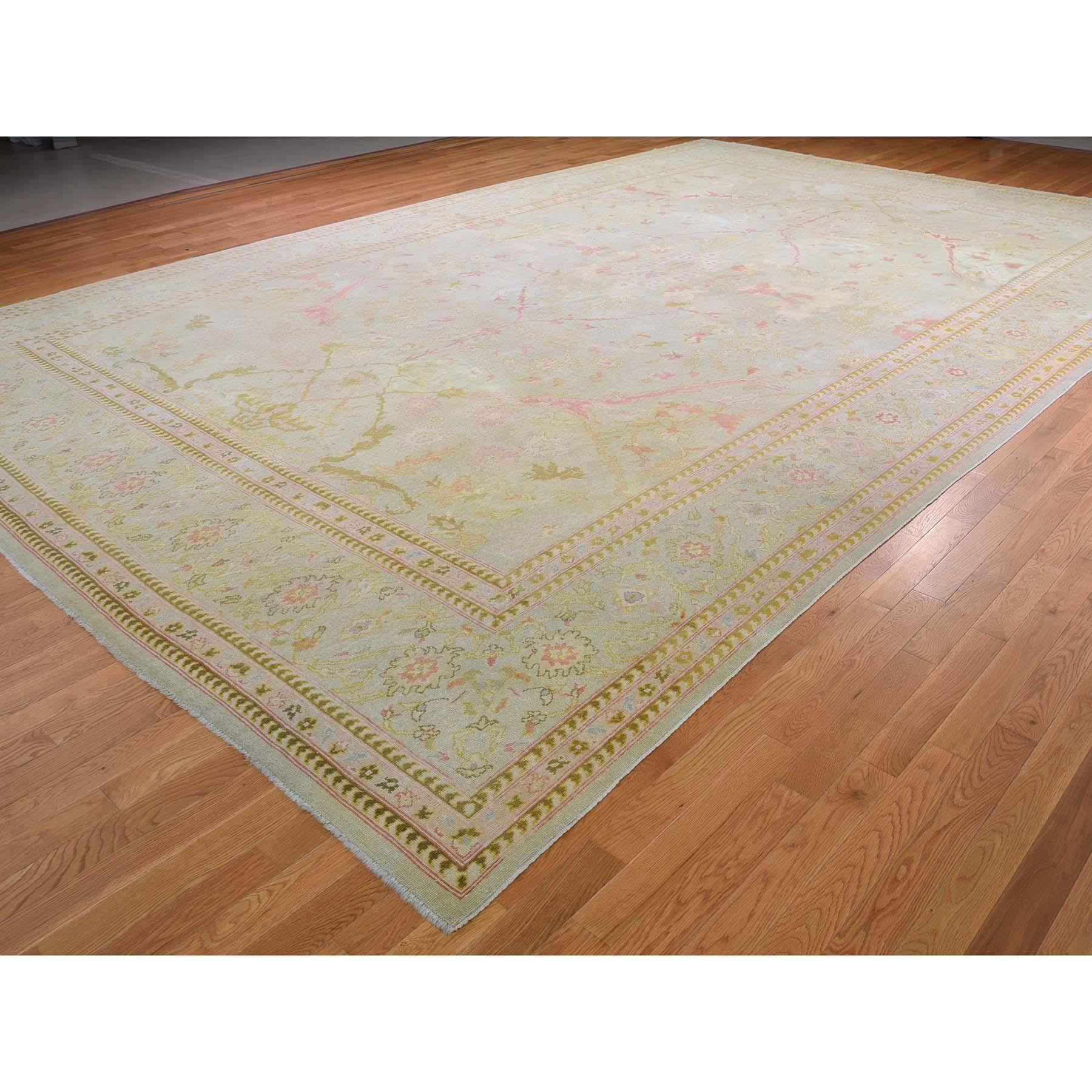 Oversized Light Green Vintage Turkish Oushak Pure Wool Hand Knotted Oriental Rug In Good Condition In Carlstadt, NJ