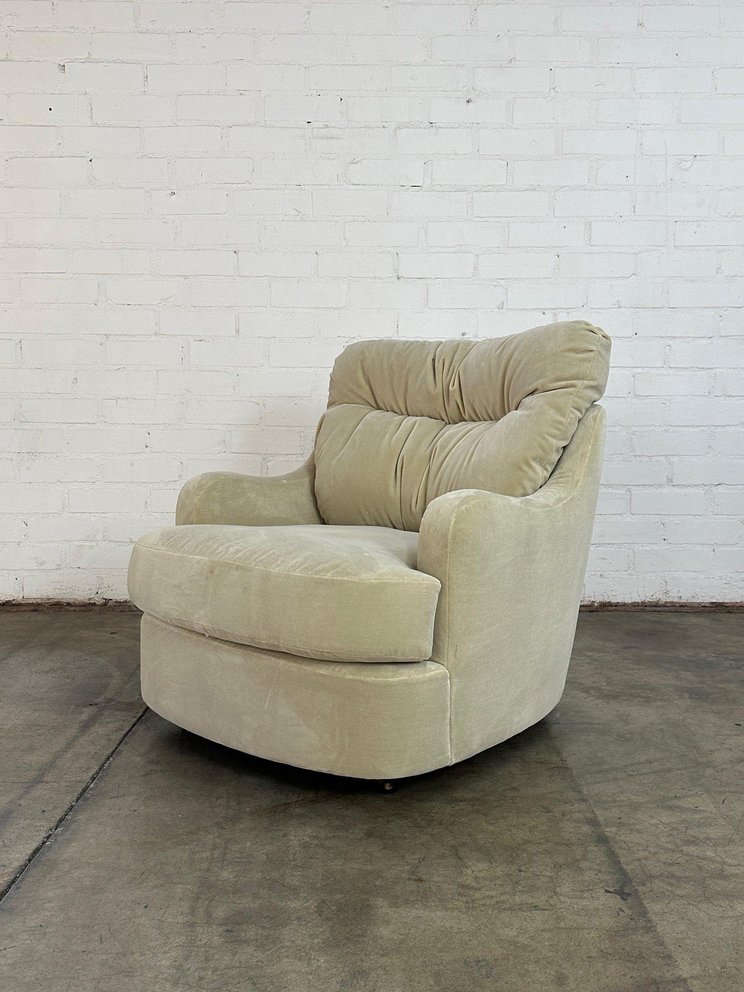 Oversized Lounge chair and ottoman For Sale 1