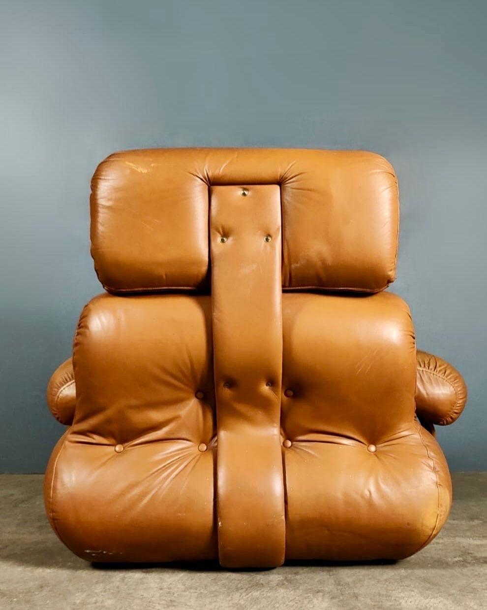 Oversized Lounge Chair Tan Cognac Leather Cuddle Bubble Shaped Armchair Retro In Good Condition In Cambridge, GB
