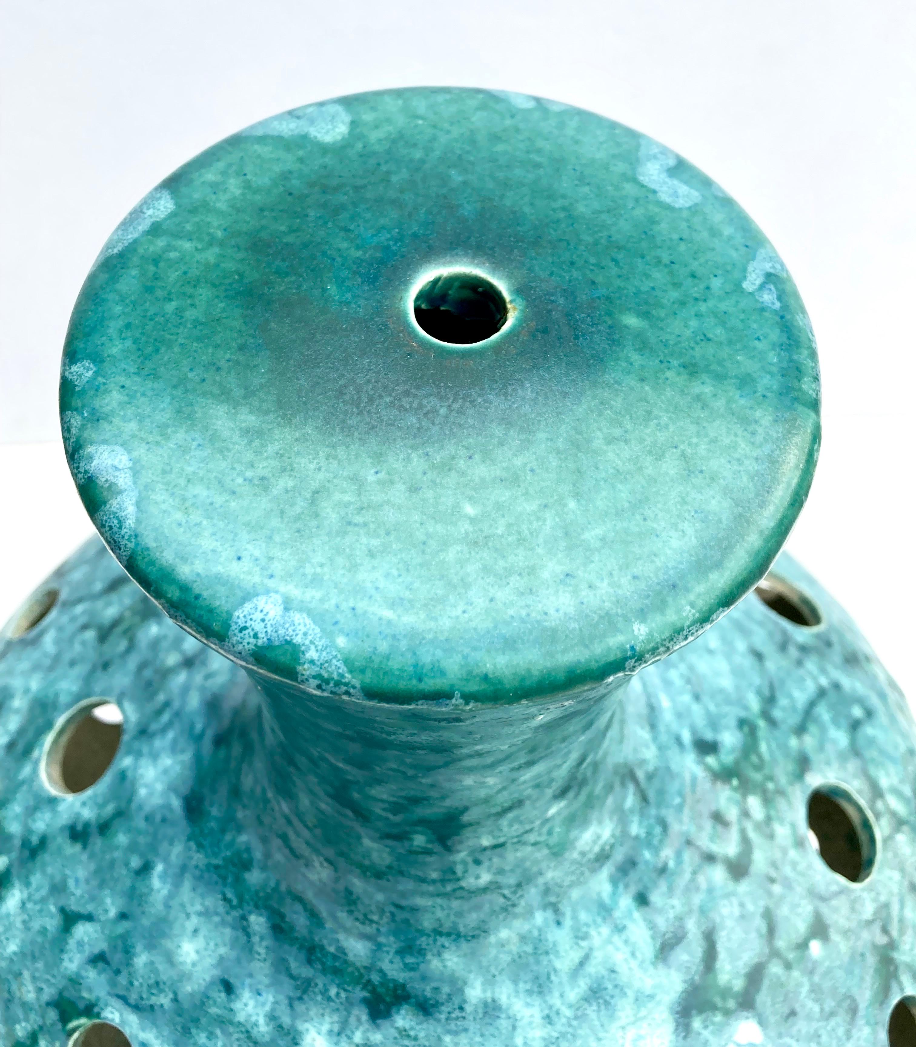 Fait main Lampe surdimensionnée, moderne du milieu du siècle dernier, des années 1960, base en céramique turquoise  en vente