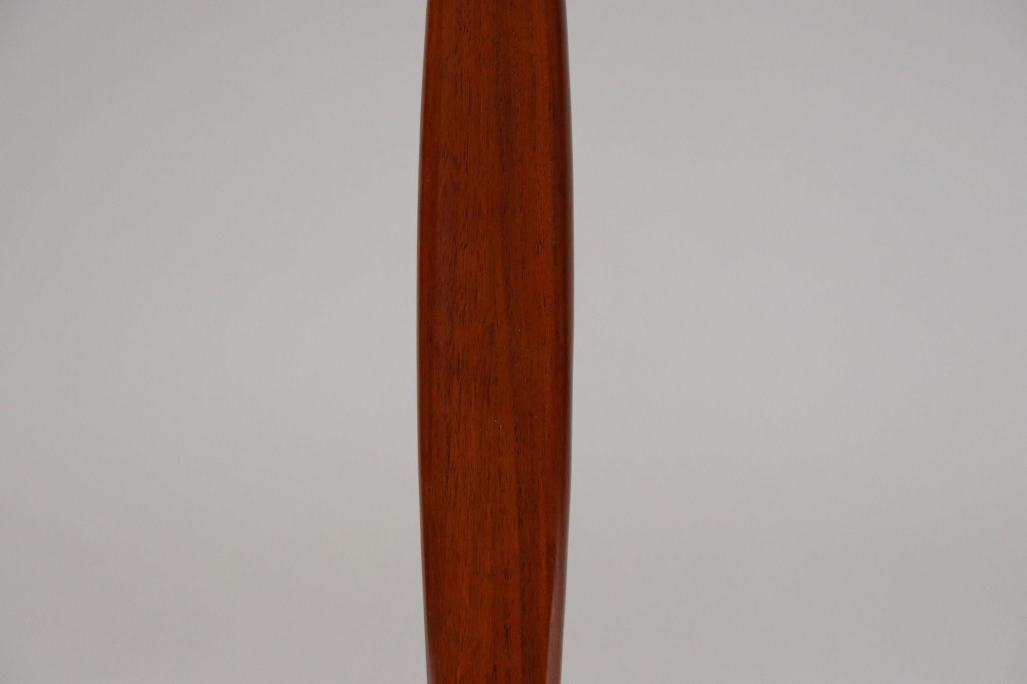 Lampada da tavolo oversize a doppia presa in noce e ottone del Mid-Century Modern di Laurel in vendita 8