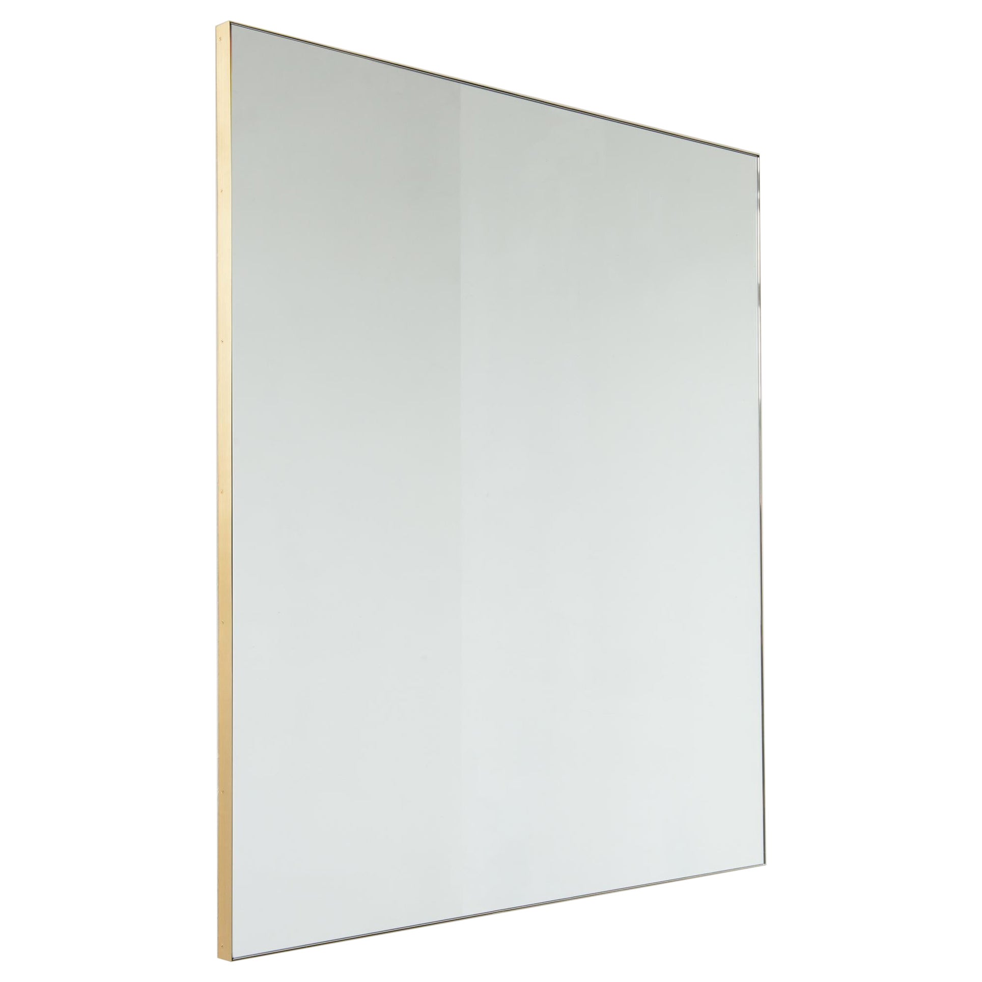 Espejo rectangular sobremantelado minimalista Quadris de gran tamaño con marco de latón en venta