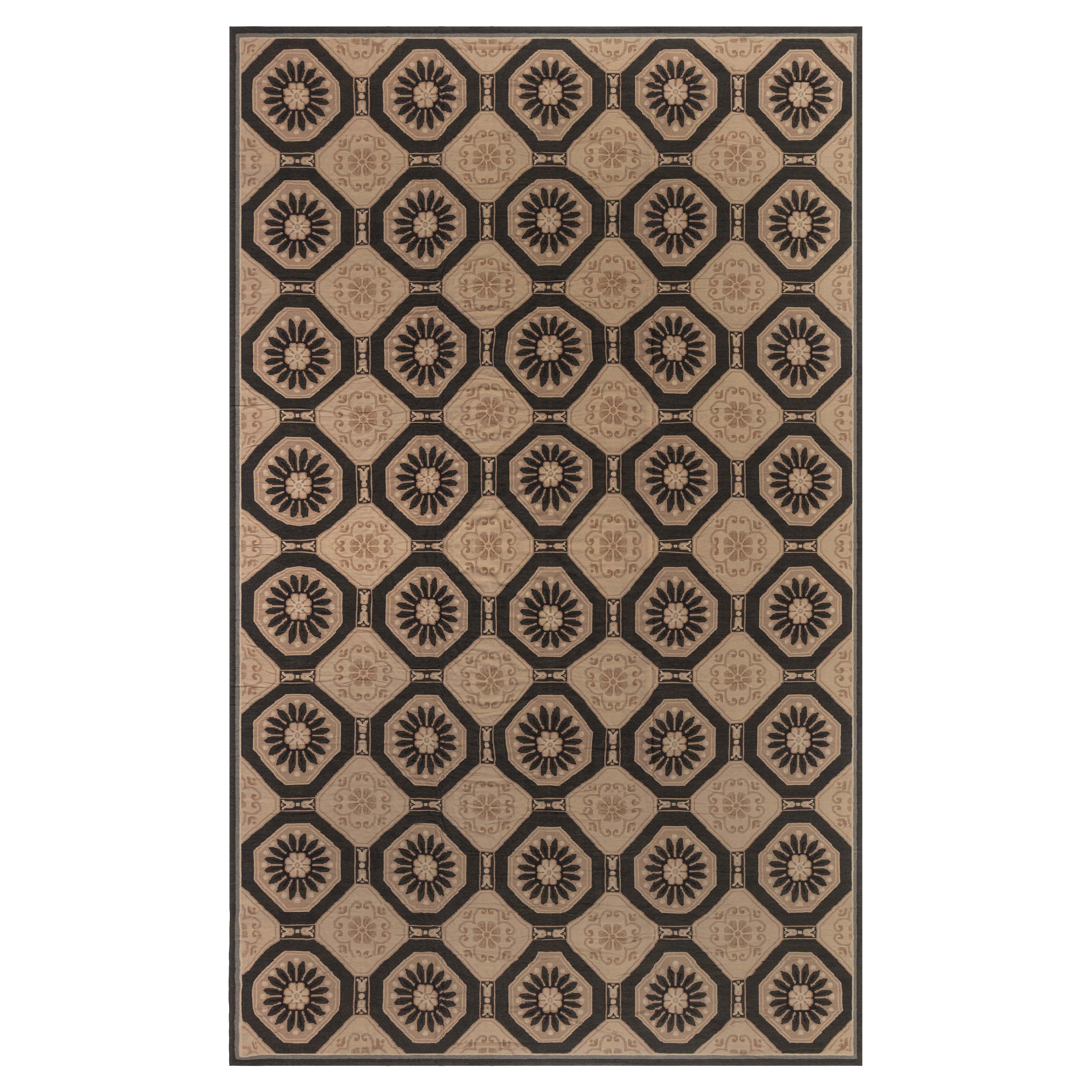 Tappeto moderno oversize Bessarabian Flower Design di Doris Leslie Blau in vendita