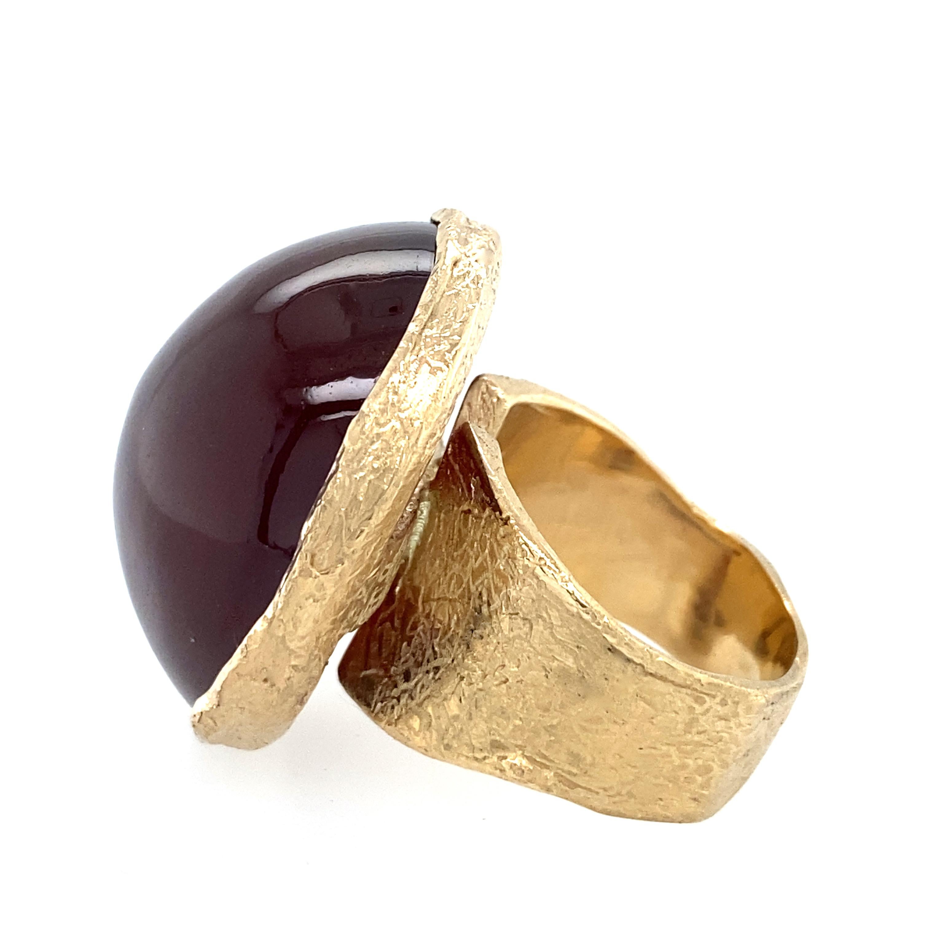 Oversized Modern Cocktail Ring with 95 Carat Almandine Garnet in Yellow Gold 4