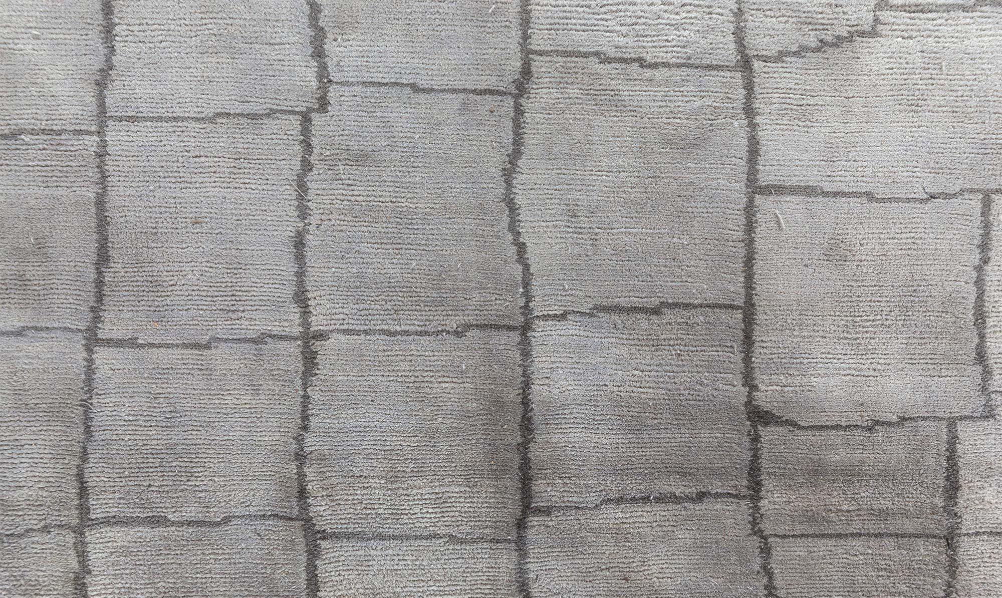 Tappeto moderno oversize con design a coccodrillo realizzato a mano in seta da Doris Leslie Blau.
Dimensioni: 14'10