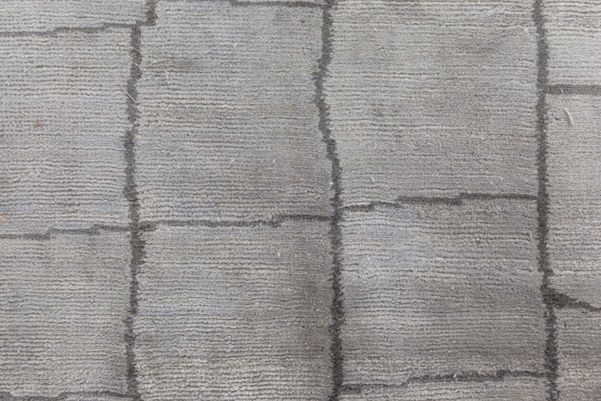 Moderno Tappeto di seta fatto a mano dal design moderno e sovradimensionato con coccodrillo di Doris Leslie Blau in vendita