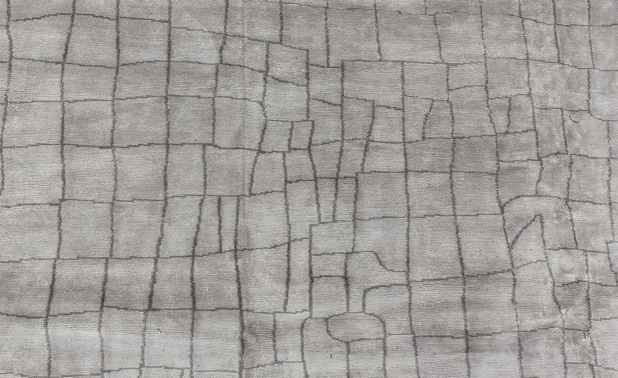 Annodato a mano Tappeto di seta fatto a mano dal design moderno e sovradimensionato con coccodrillo di Doris Leslie Blau in vendita