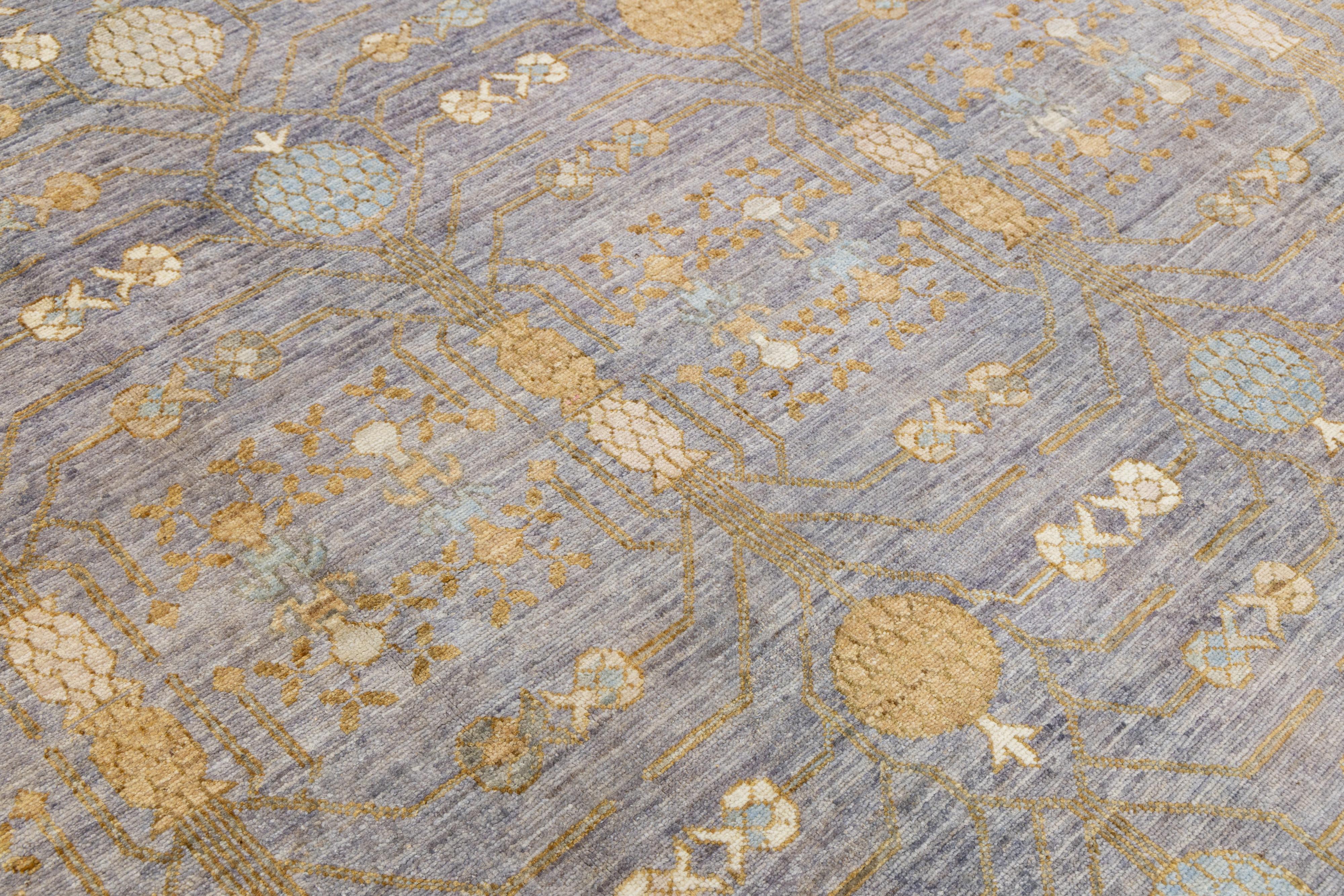 Tapis moderne surdimensionné en laine fait main style Khotan en bleu en vente 1