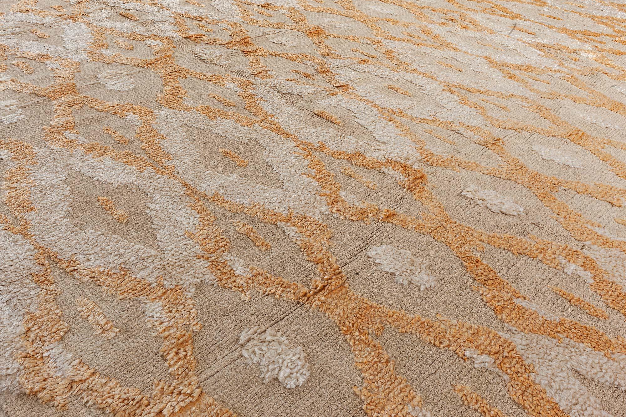 Indiano Tappeto moderno sovradimensionato in lana d'angora ispirato al Kasuri di Doris Leslie Blau in vendita