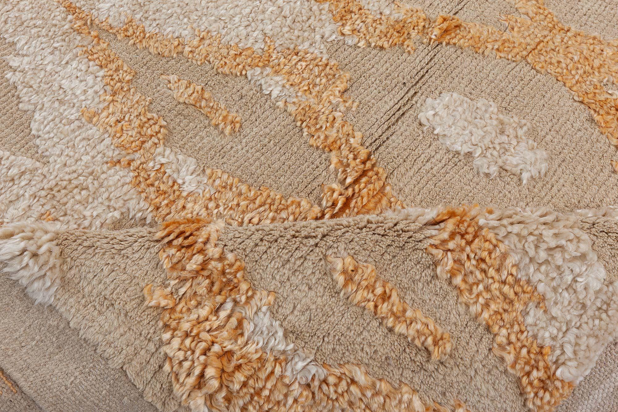 Annodato a mano Tappeto moderno sovradimensionato in lana d'angora ispirato al Kasuri di Doris Leslie Blau in vendita