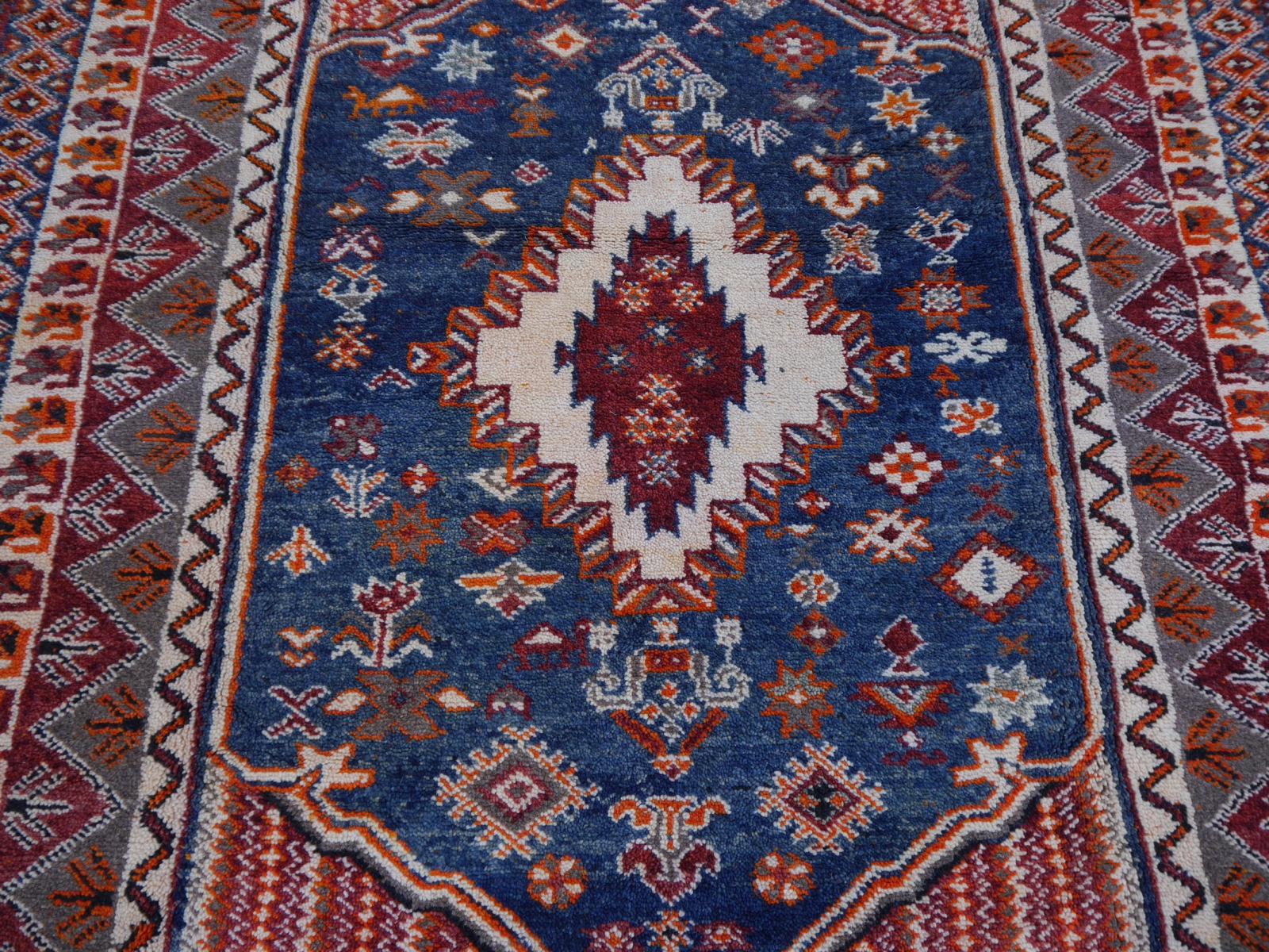 Oversized Moroccan Vintage Rug North African Tribal Design Djoharian Collection  For Sale 5