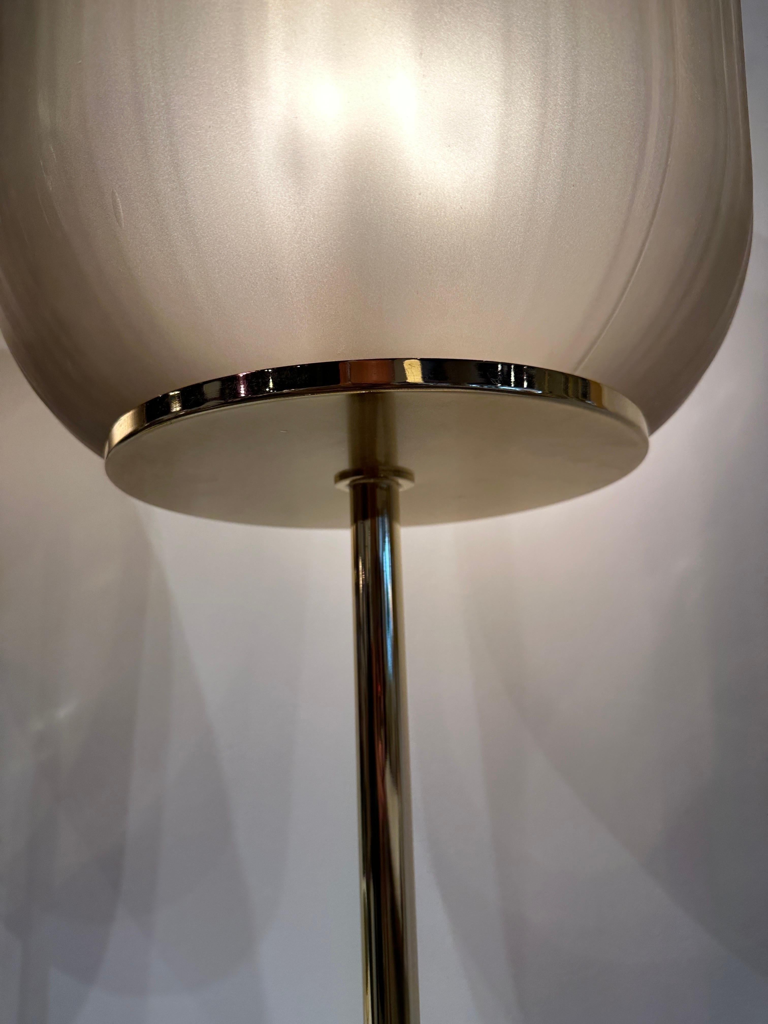 XXIe siècle et contemporain Paire de lampes de table lanterne surdimensionnée en verre de Murano en vente