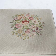 Otomana Hassock sobredimensionada de punto de aguja del siglo XX