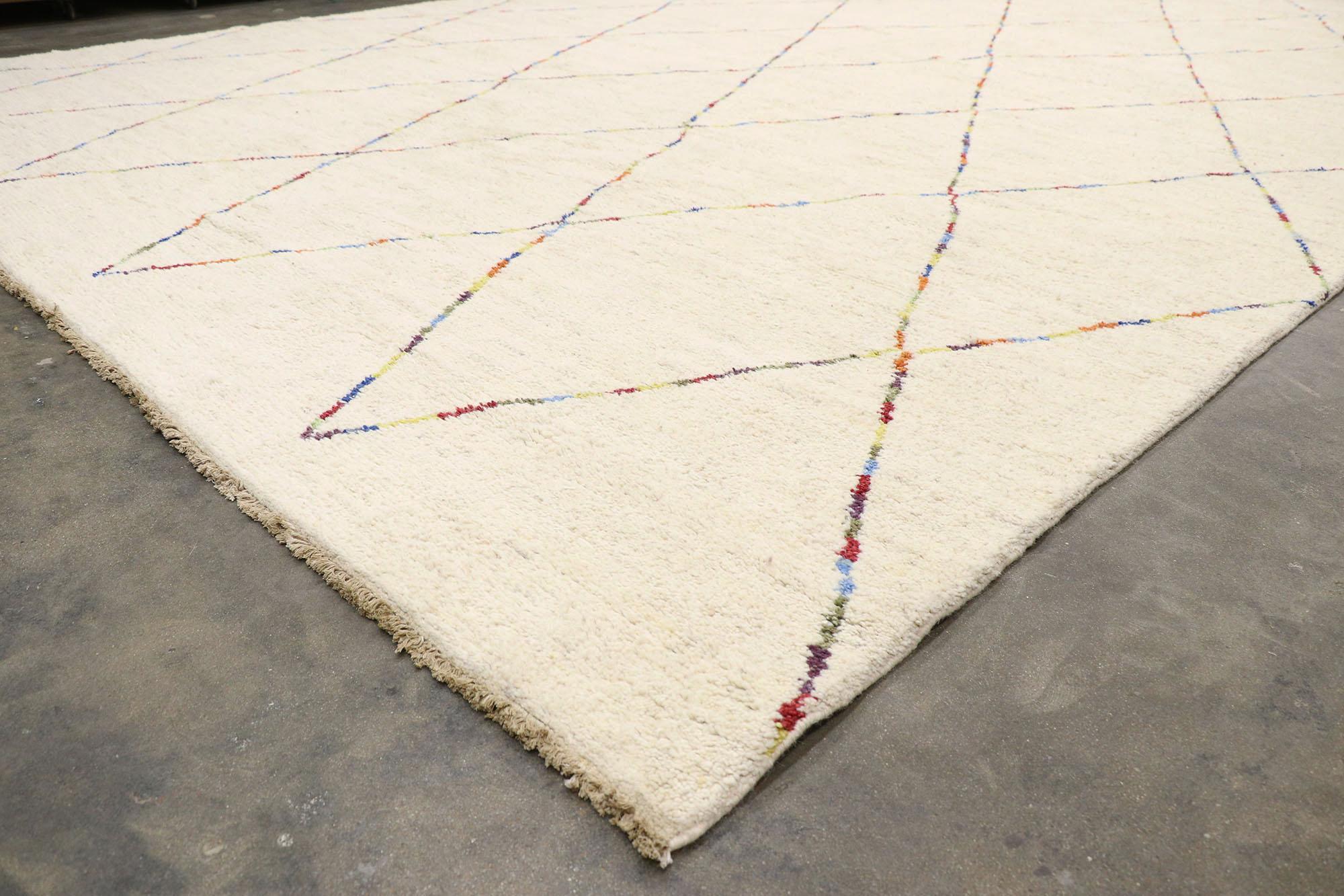 Oversized Neutral Moroccan Rug, Minimalist Bohemian Meets Cozy & Cohesive In New Condition In Dallas, TX