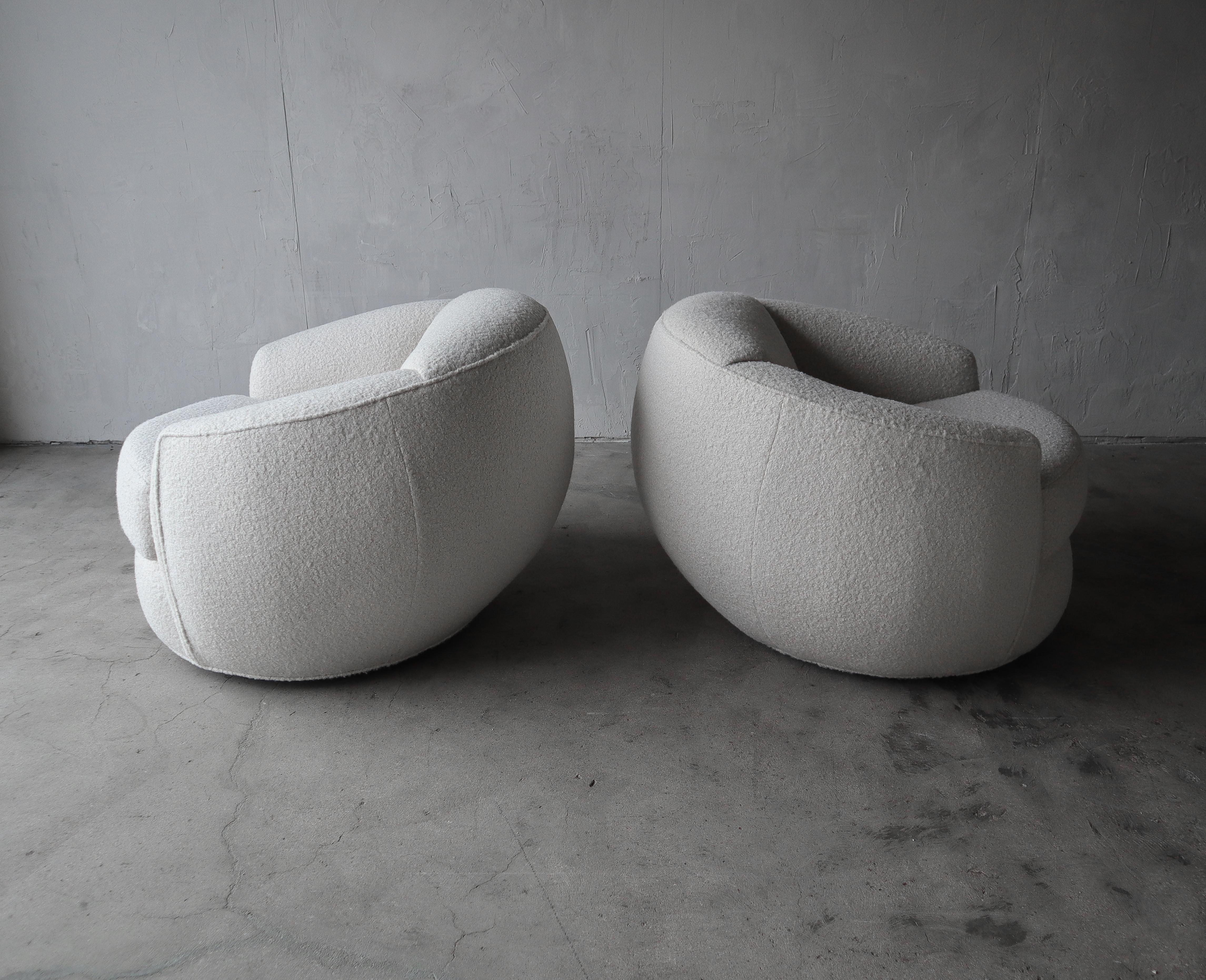 Oversized Pair of Boucle Ball Lounge Chairs In Excellent Condition In Las Vegas, NV