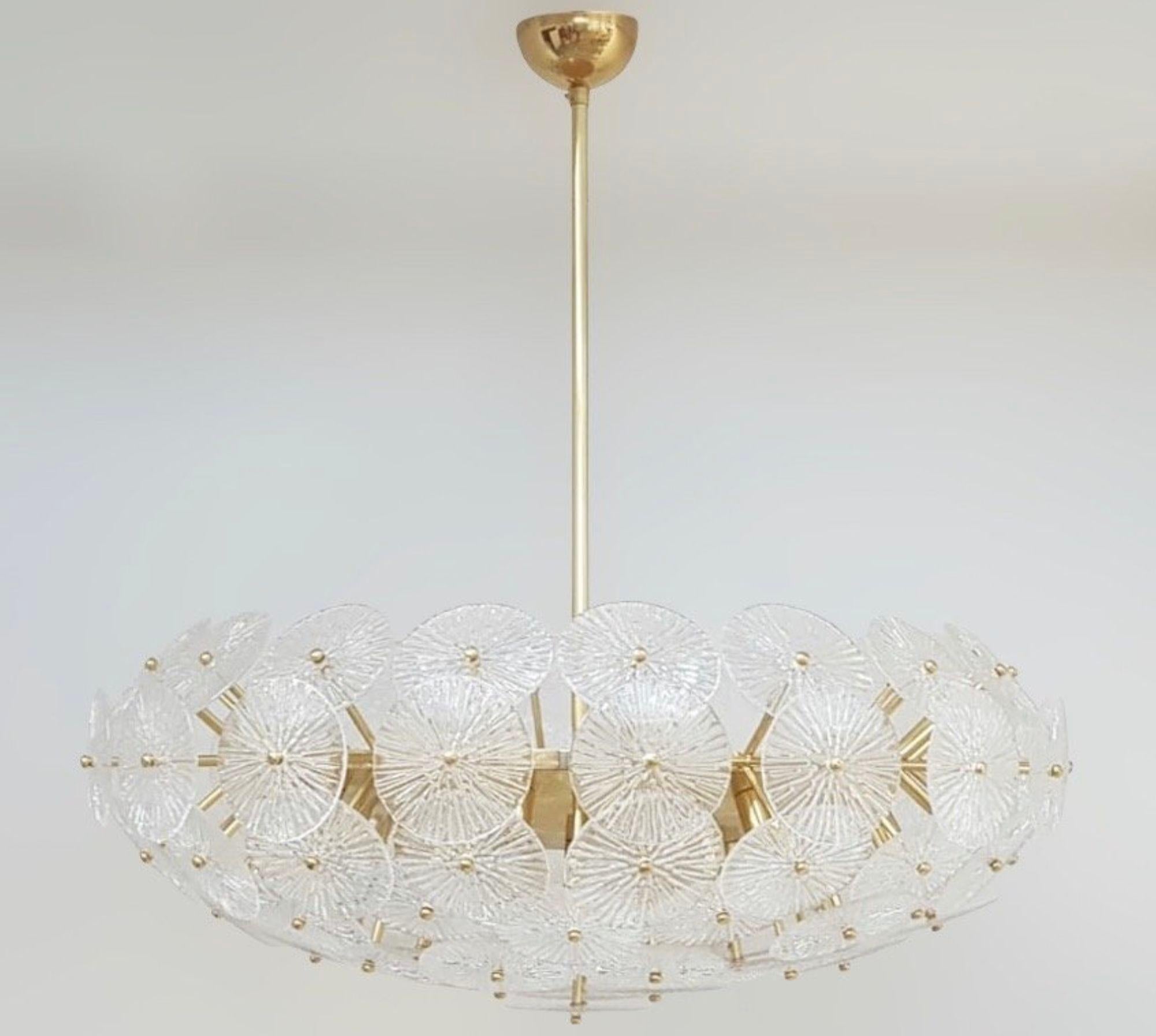 Fine XX secolo Coppia di lampadari Loto oversize, anni '70. in vendita