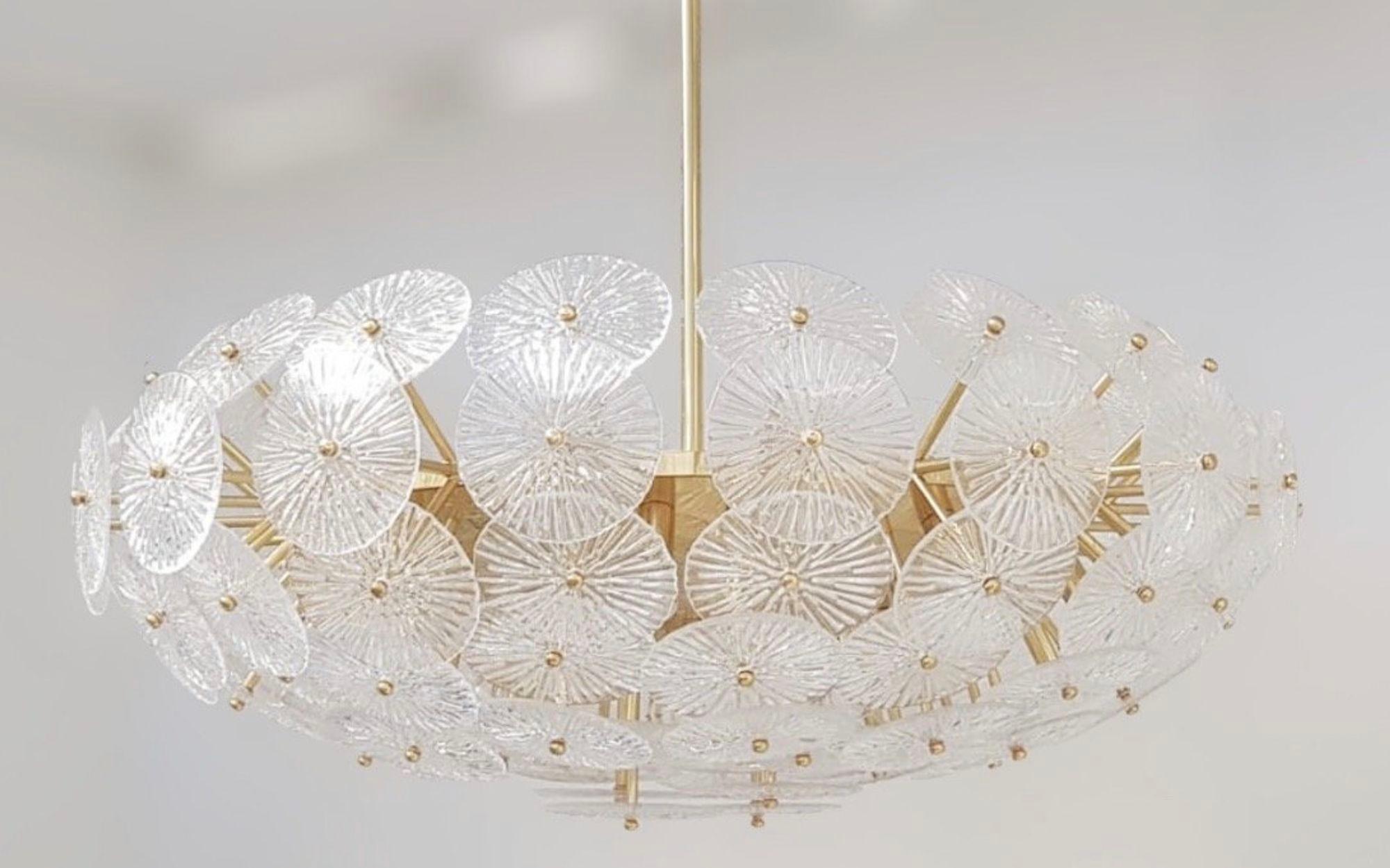 Coppia di lampadari Loto oversize, anni '70. in vendita 1