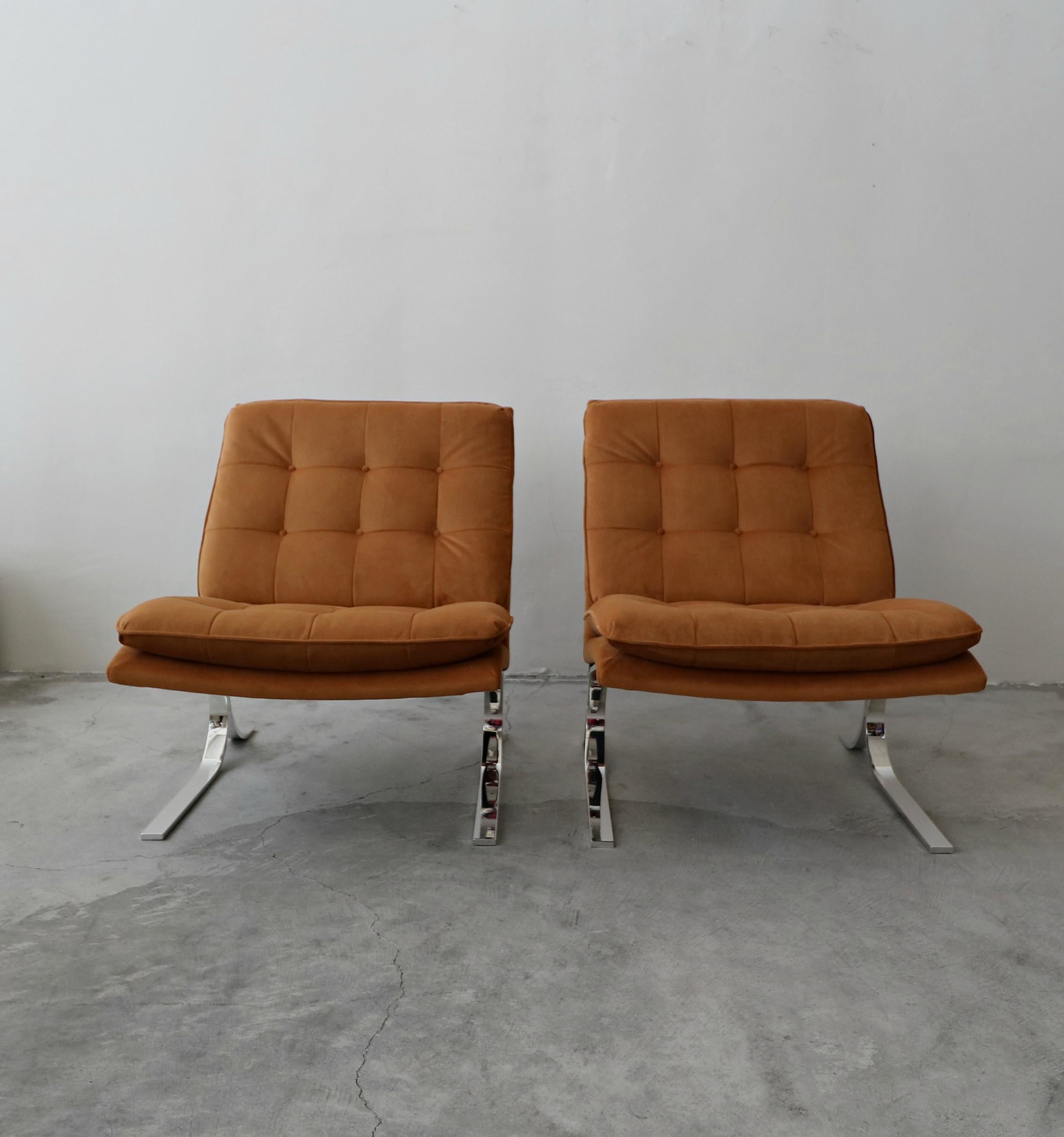 Oversized Pair of Midcentury Chrome Cantilever Slipper Chairs In Good Condition In Las Vegas, NV