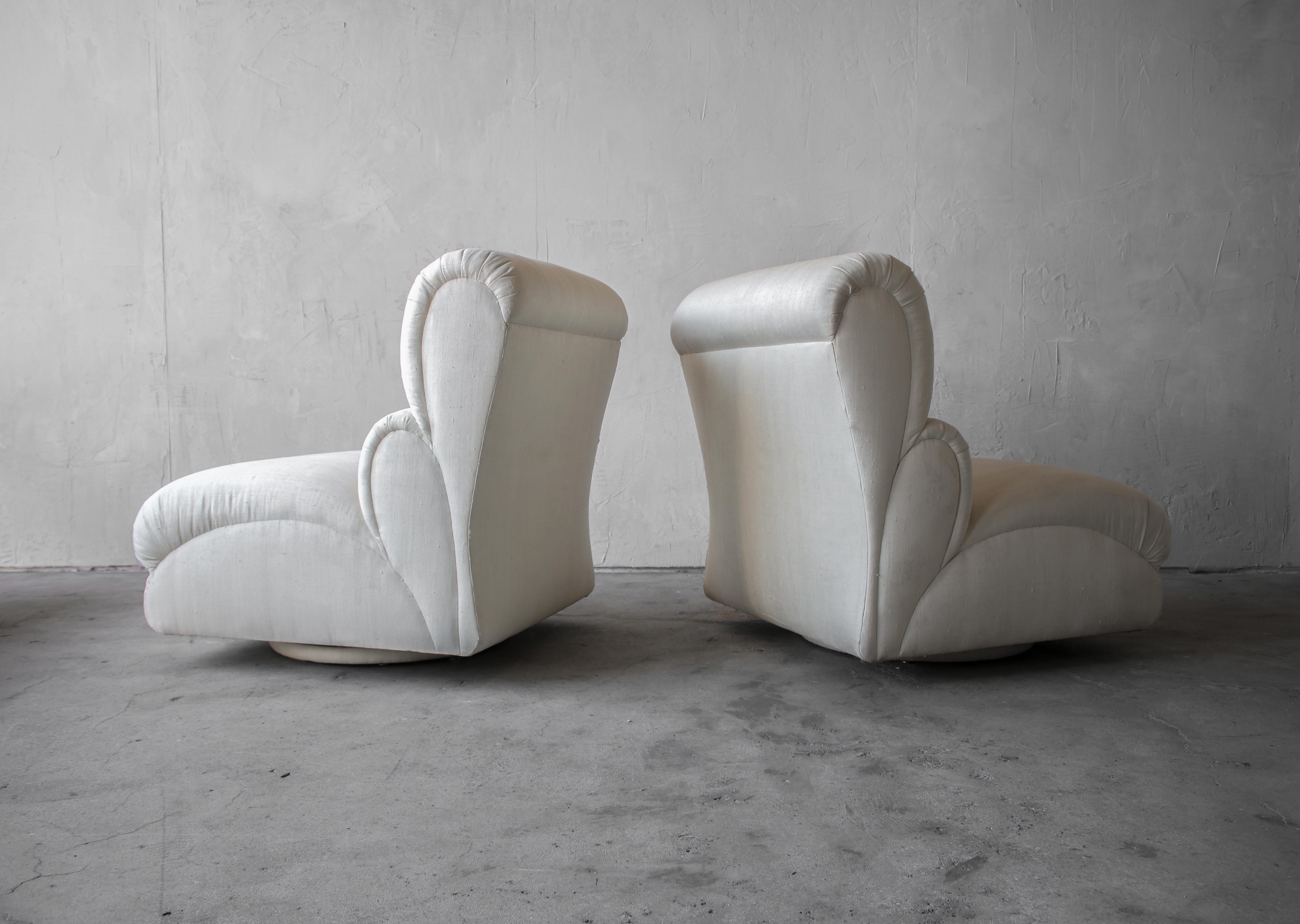Oversized Pair of Post Modern Rocking Swivel Chairs In Good Condition In Las Vegas, NV