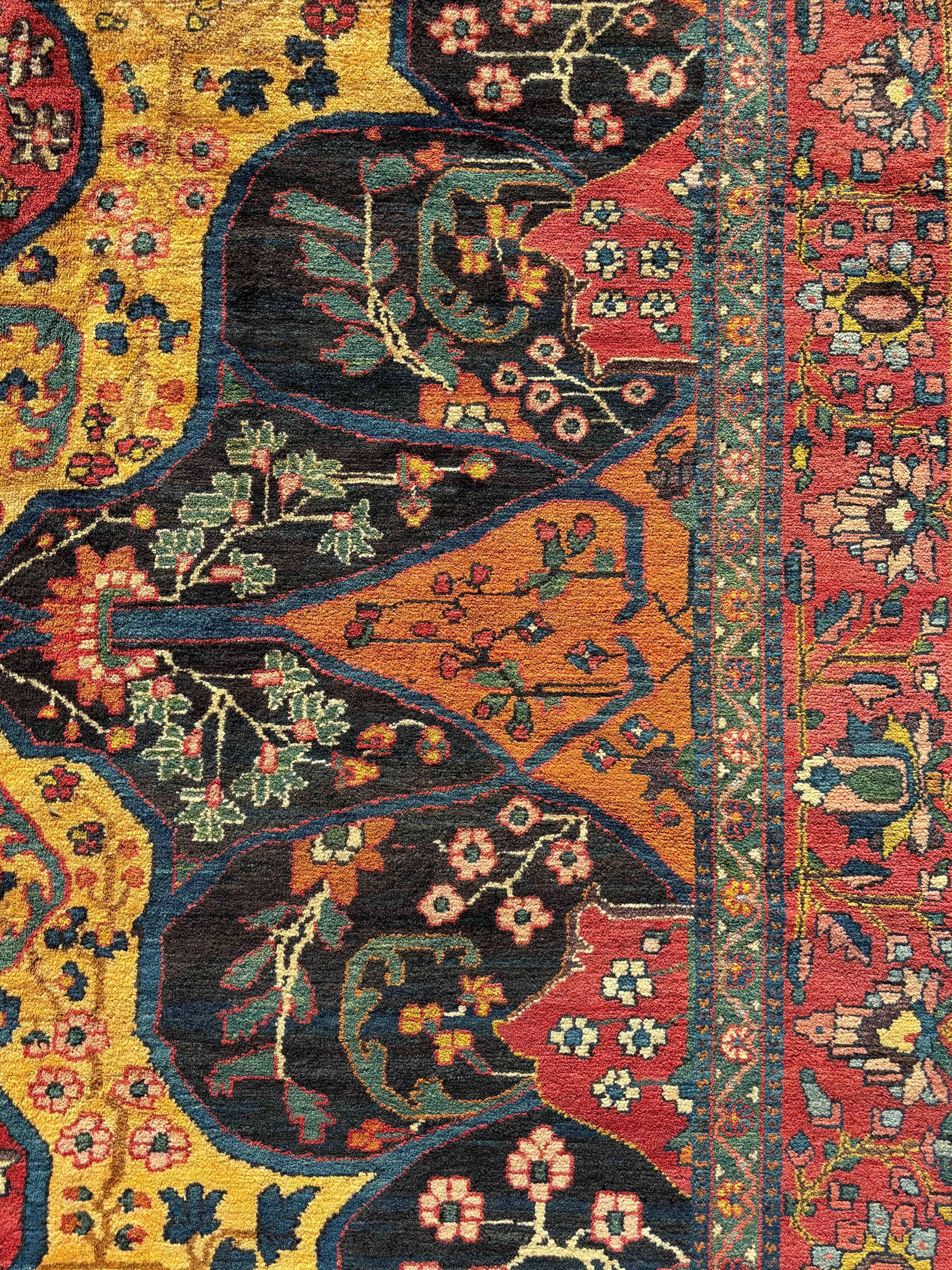 Übergroßer persischer Bakhtiari-Teppich, um 1900

Zusätzliche Informationen:
Abmessungen: 13'5