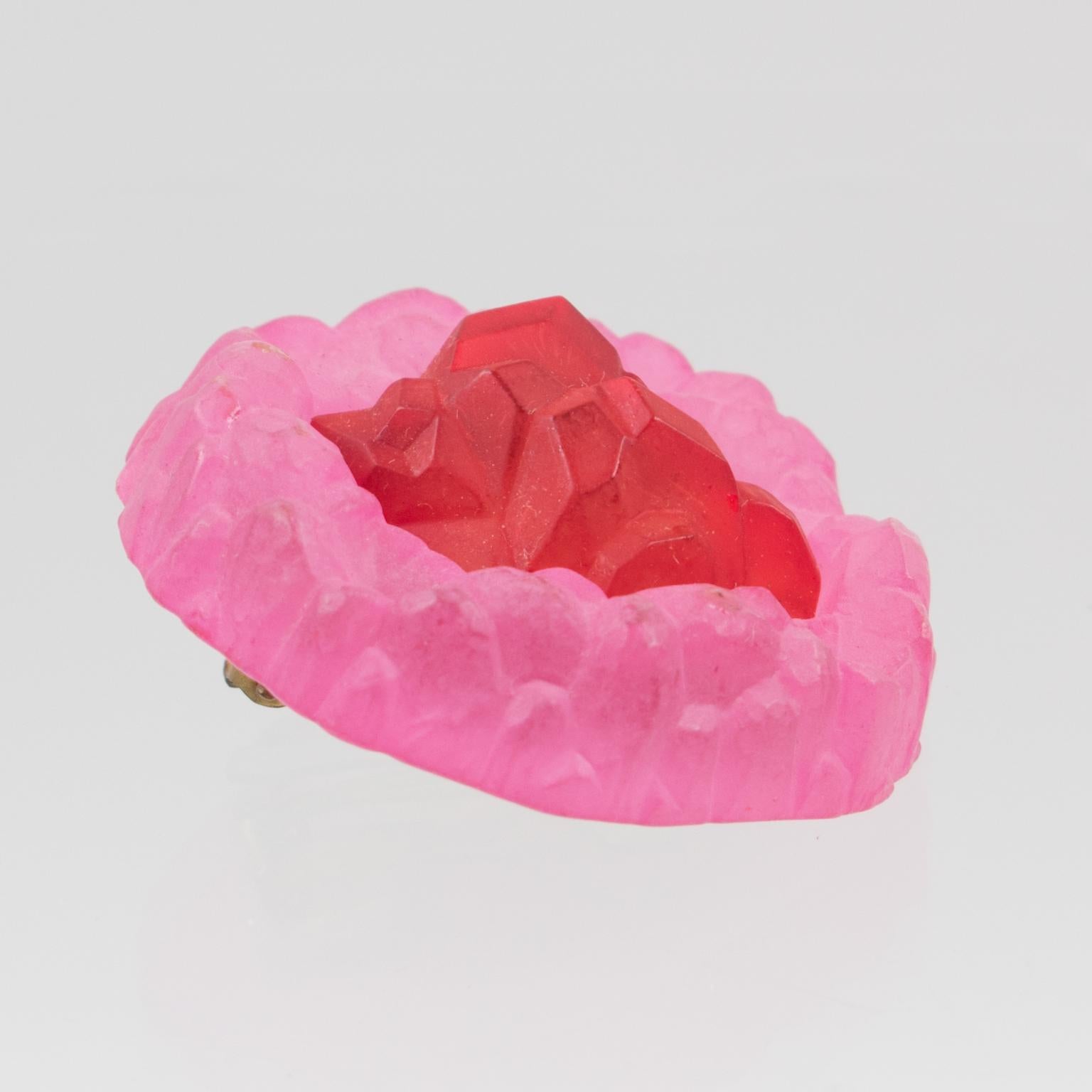 Lucite-Ohrclips in Übergröße in Rosa und Rot für Damen oder Herren im Angebot