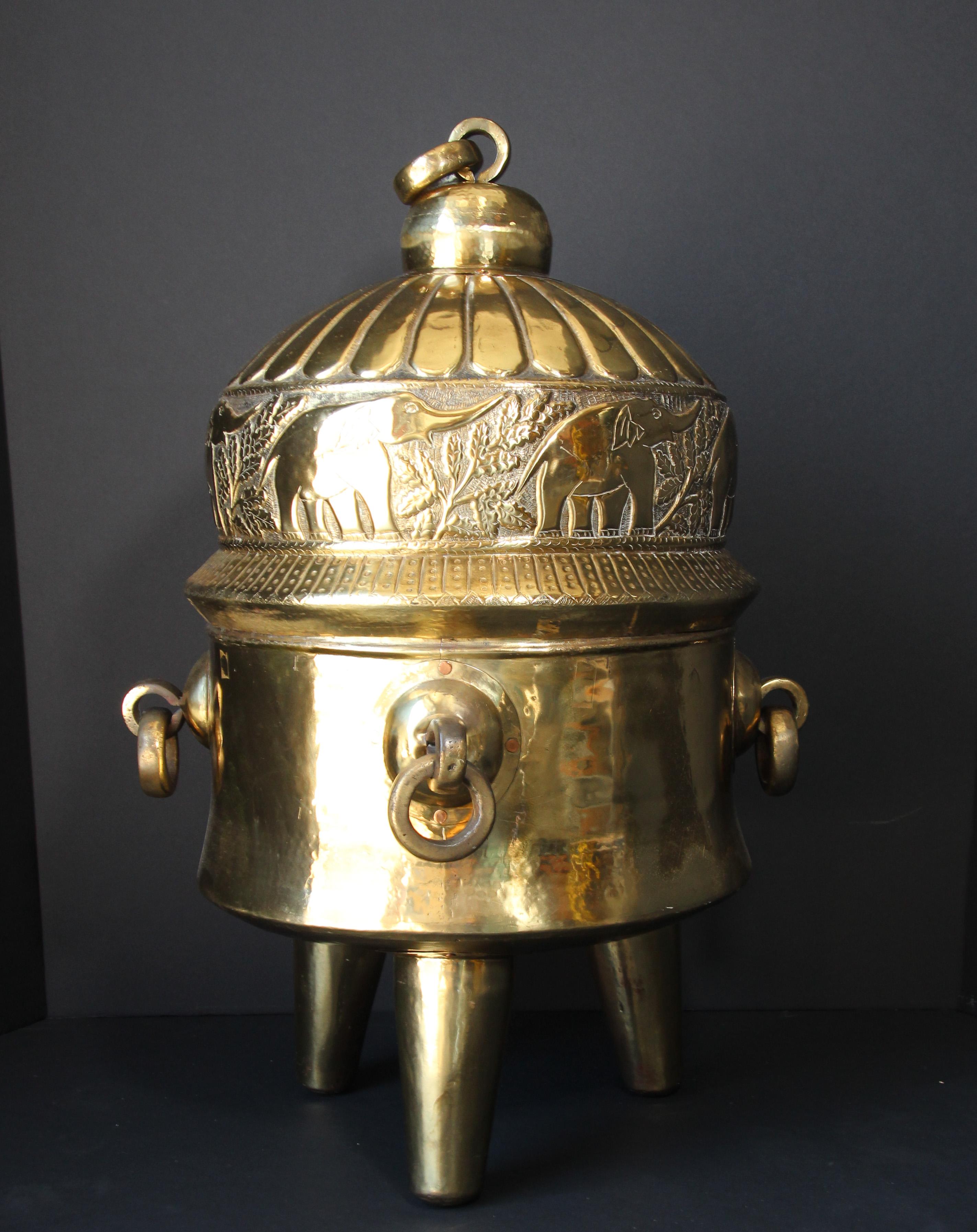 Oversized Antique Polished Brass Dablo Kathi Treasure Chest, West India 11