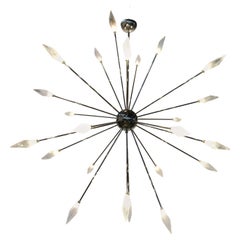 Lustre Spoutnik surdimensionné en polyèdre de Fabio Ltd