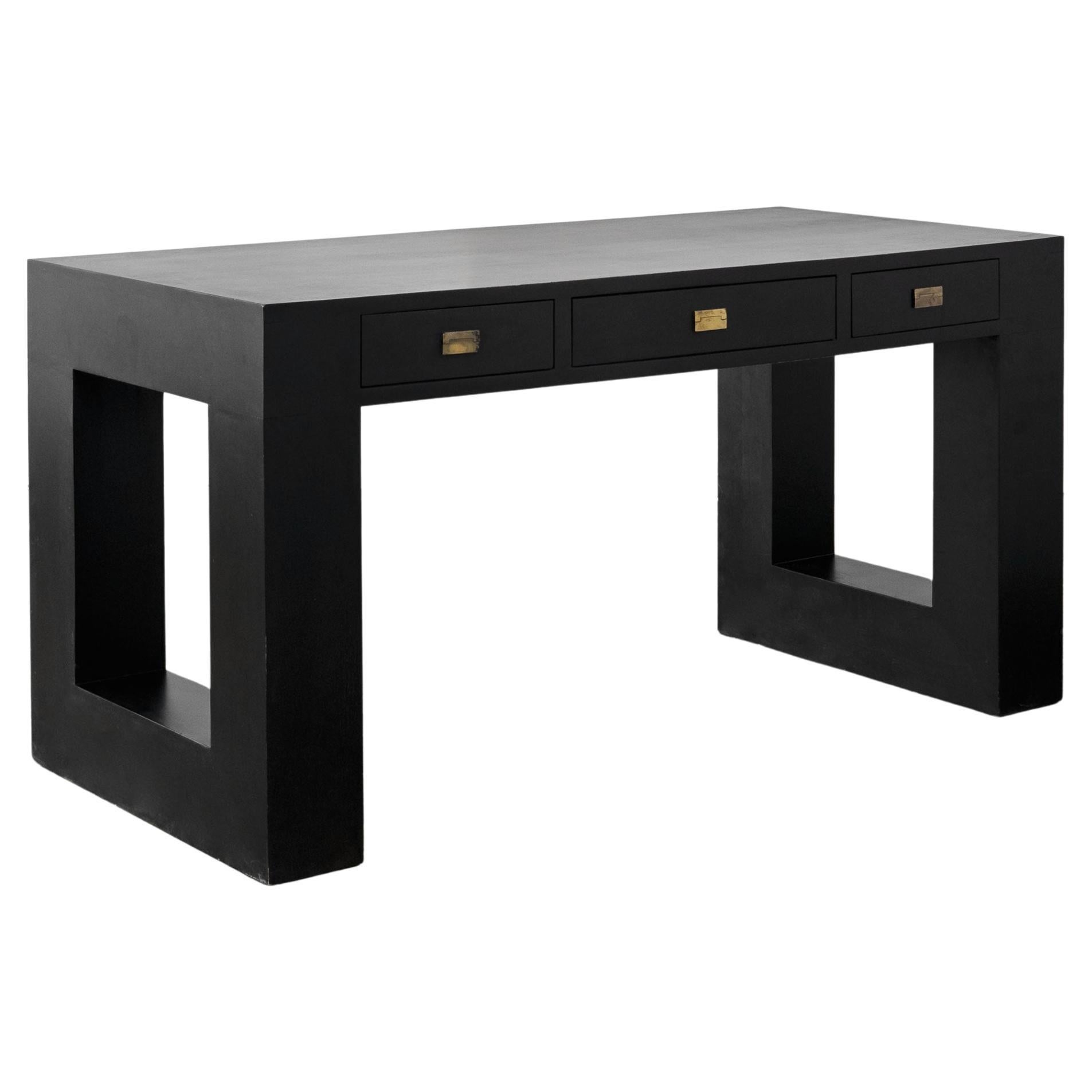 Bureau postmoderne surdimensionné