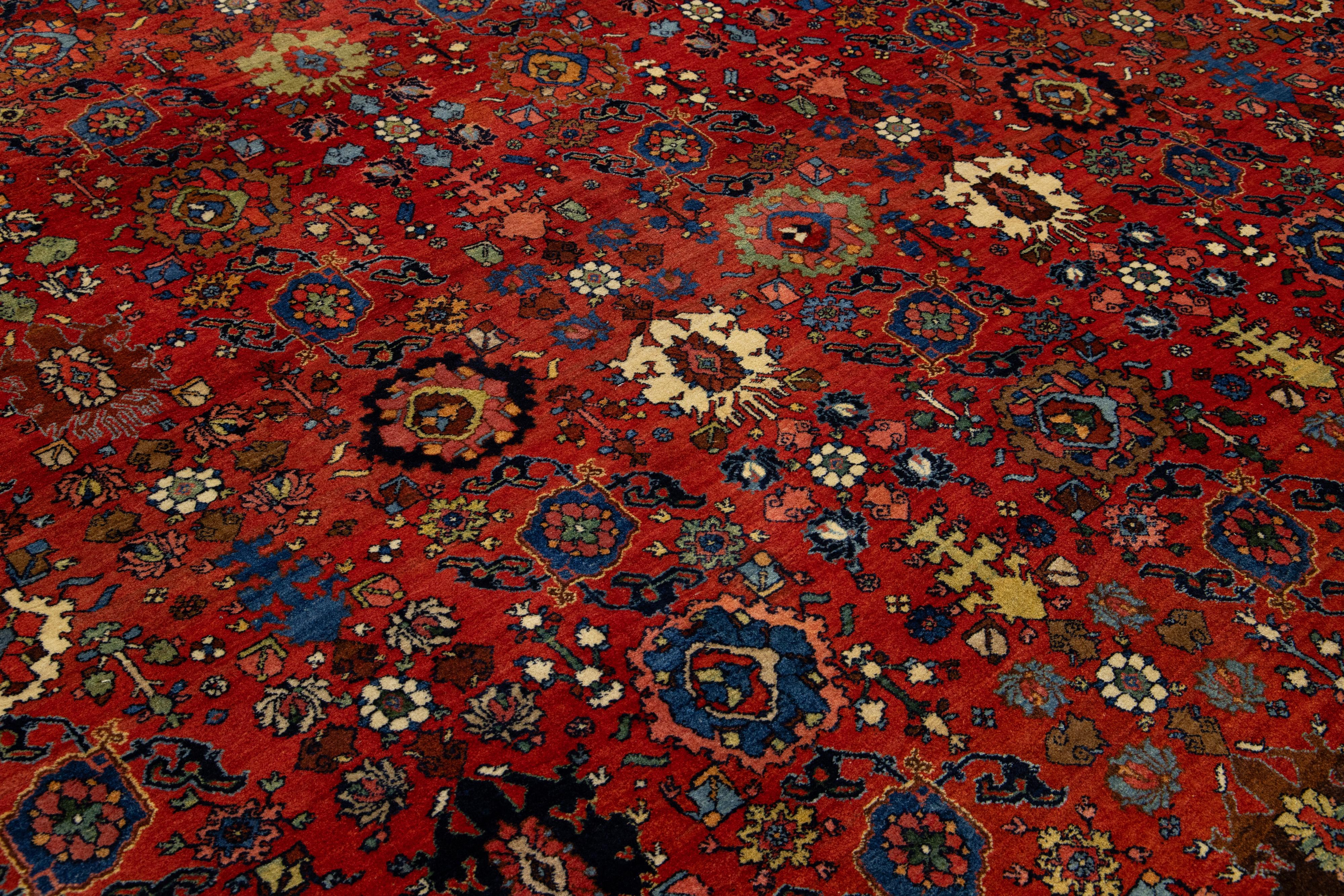 Tapis Bidjar rouge surdimensionné, fabriqué à la main, entièrement recouvert de laine, des années 1900 en vente 1