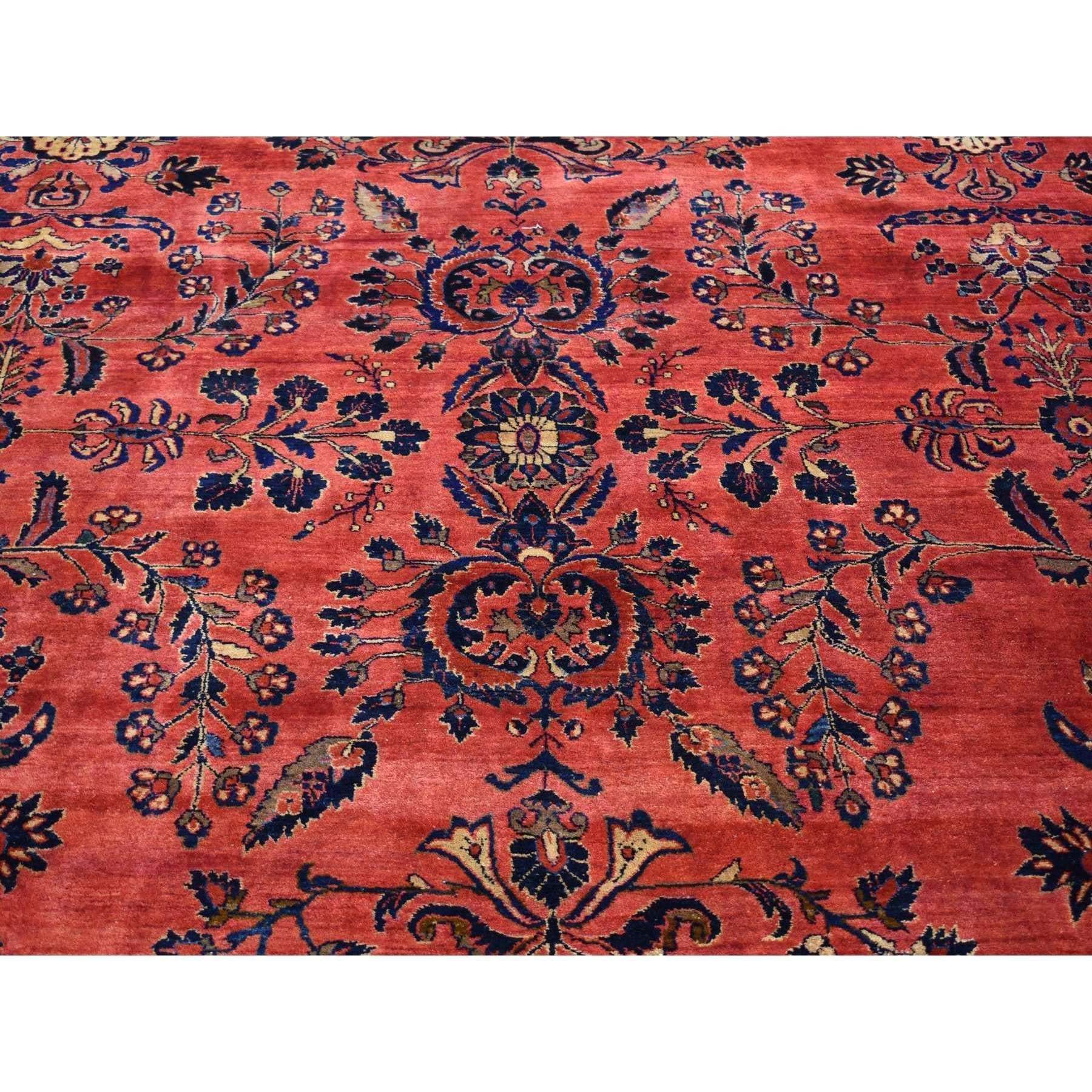 Laine Tapis rouge surdimensionné en laine persane Moharajan Sarouk ancien à poils longs noué à la main en vente