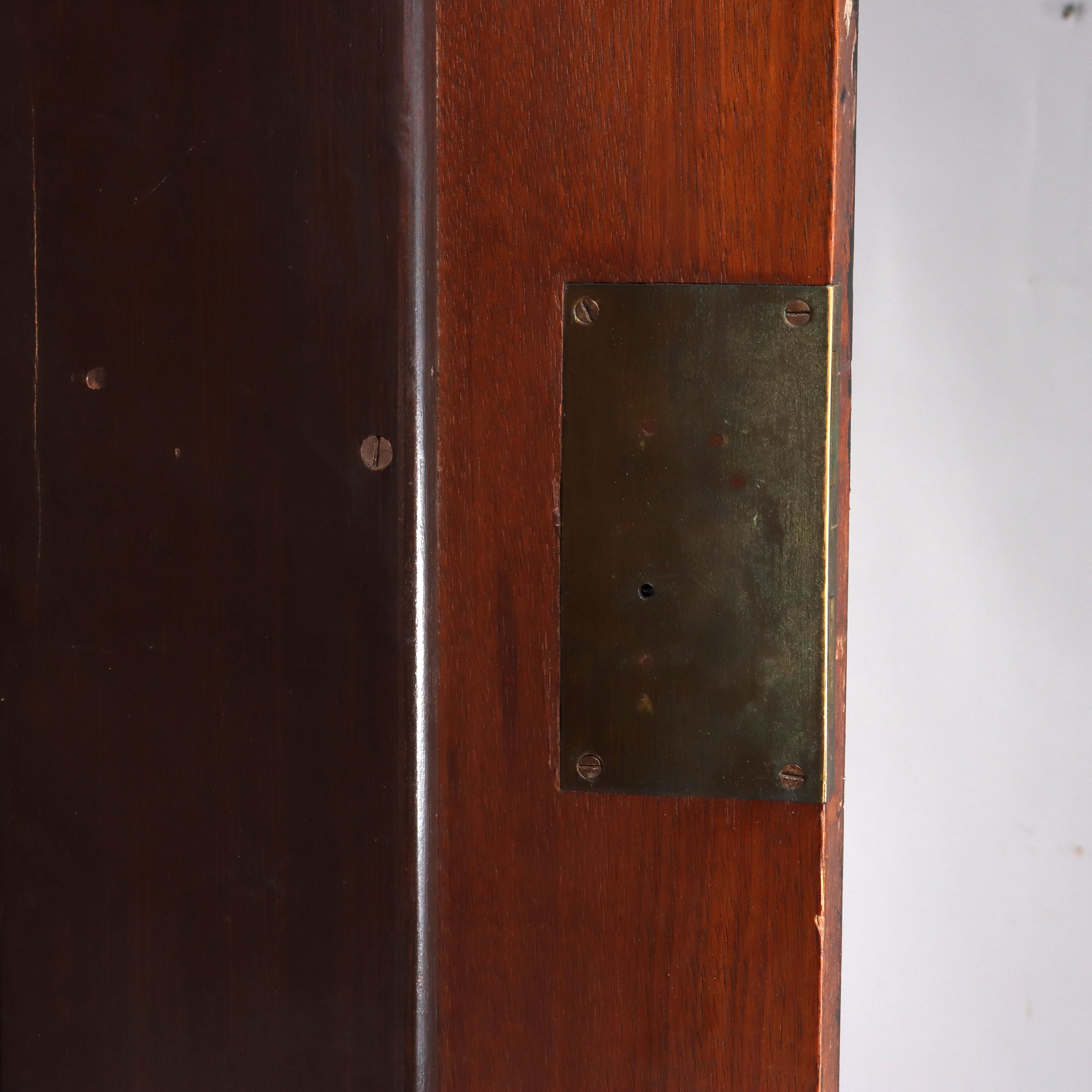 Armoire oversize rinascimentale in mogano ebanizzato parziale con medaglioni in vendita 12