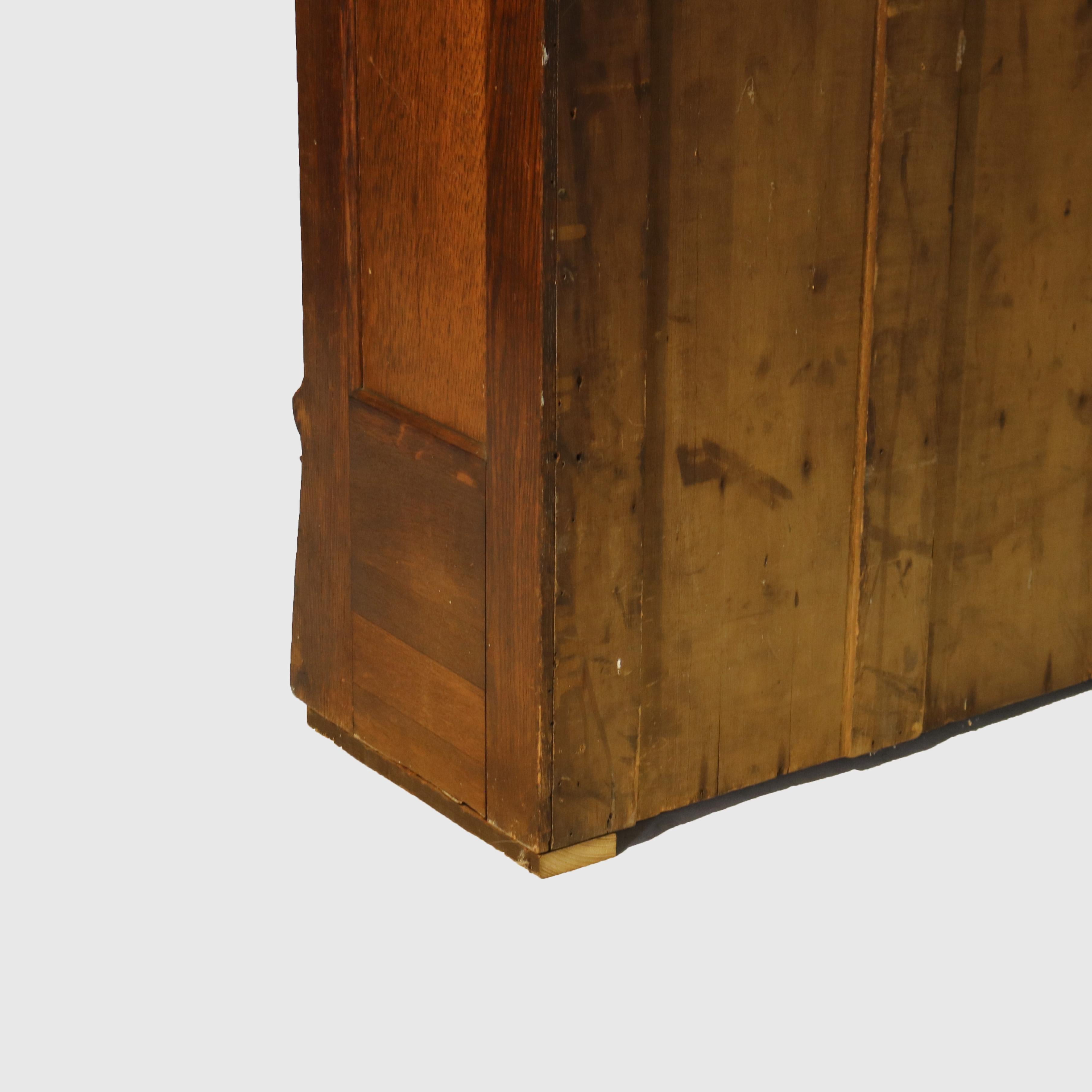 Bibliothèque surdimensionnée en chêne sculpté RJ Horner à deux portes et un tiroir vers 1910 en vente 12