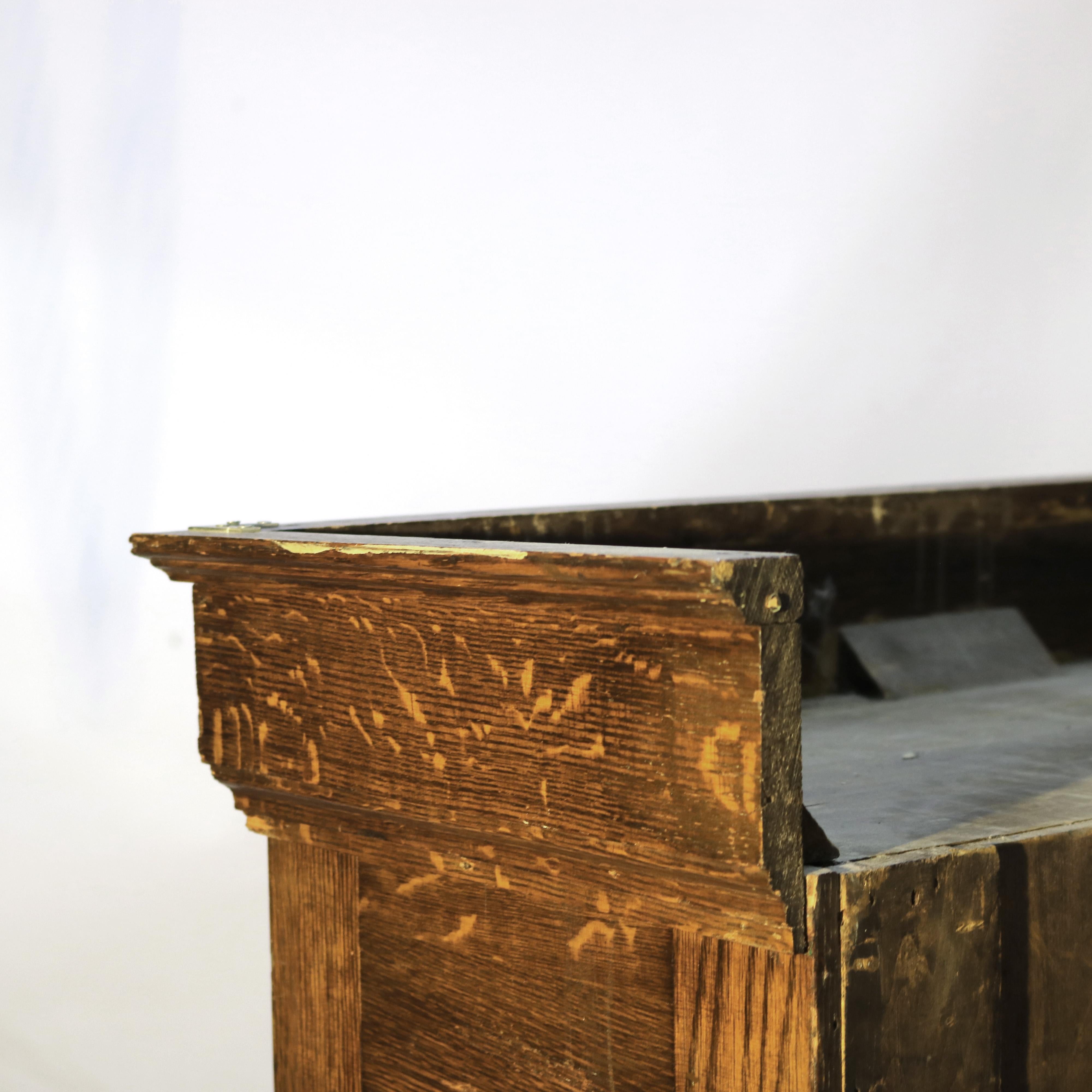 Bibliothèque surdimensionnée en chêne sculpté RJ Horner à deux portes et un tiroir vers 1910 en vente 13