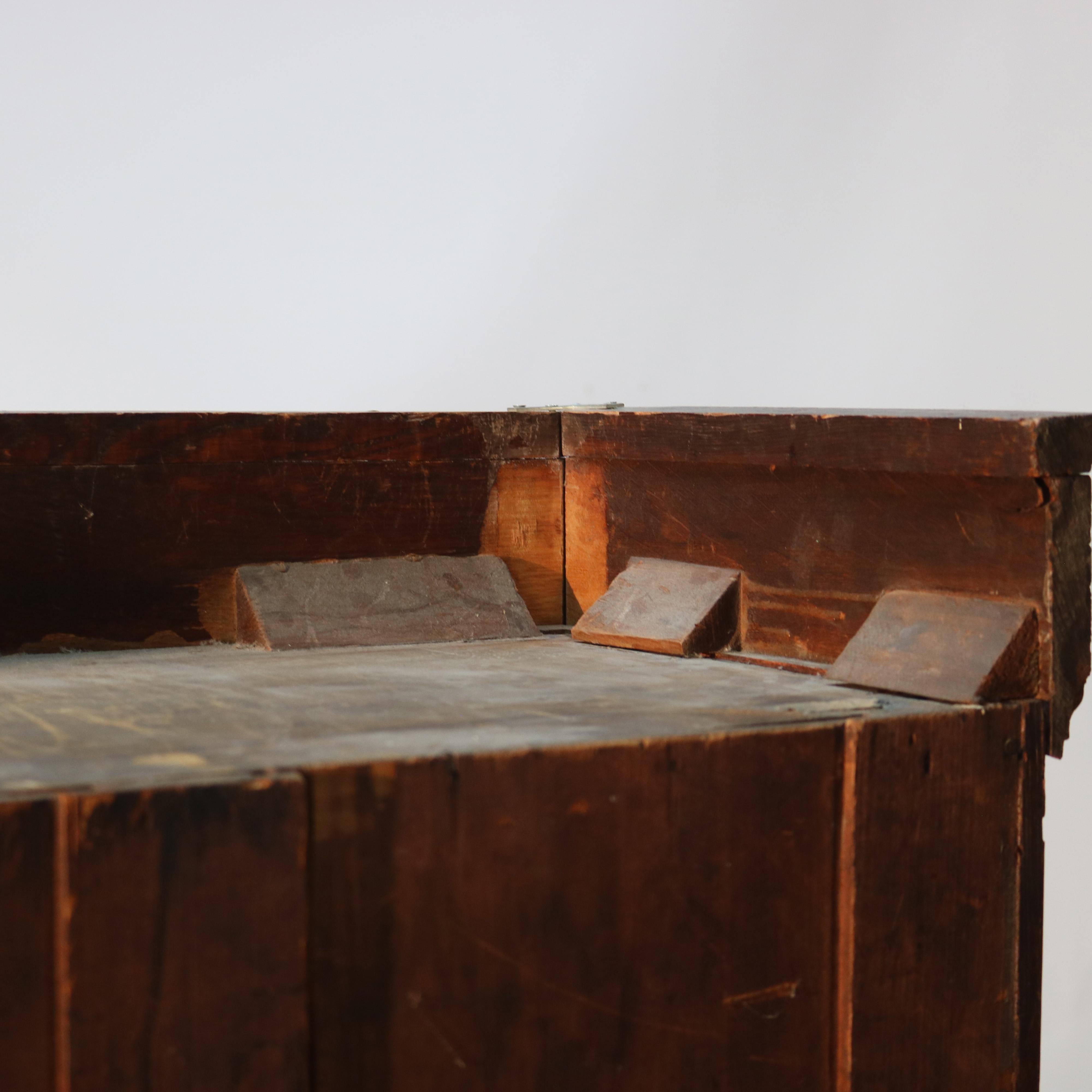 Bibliothèque surdimensionnée en chêne sculpté RJ Horner à deux portes et un tiroir vers 1910 en vente 15