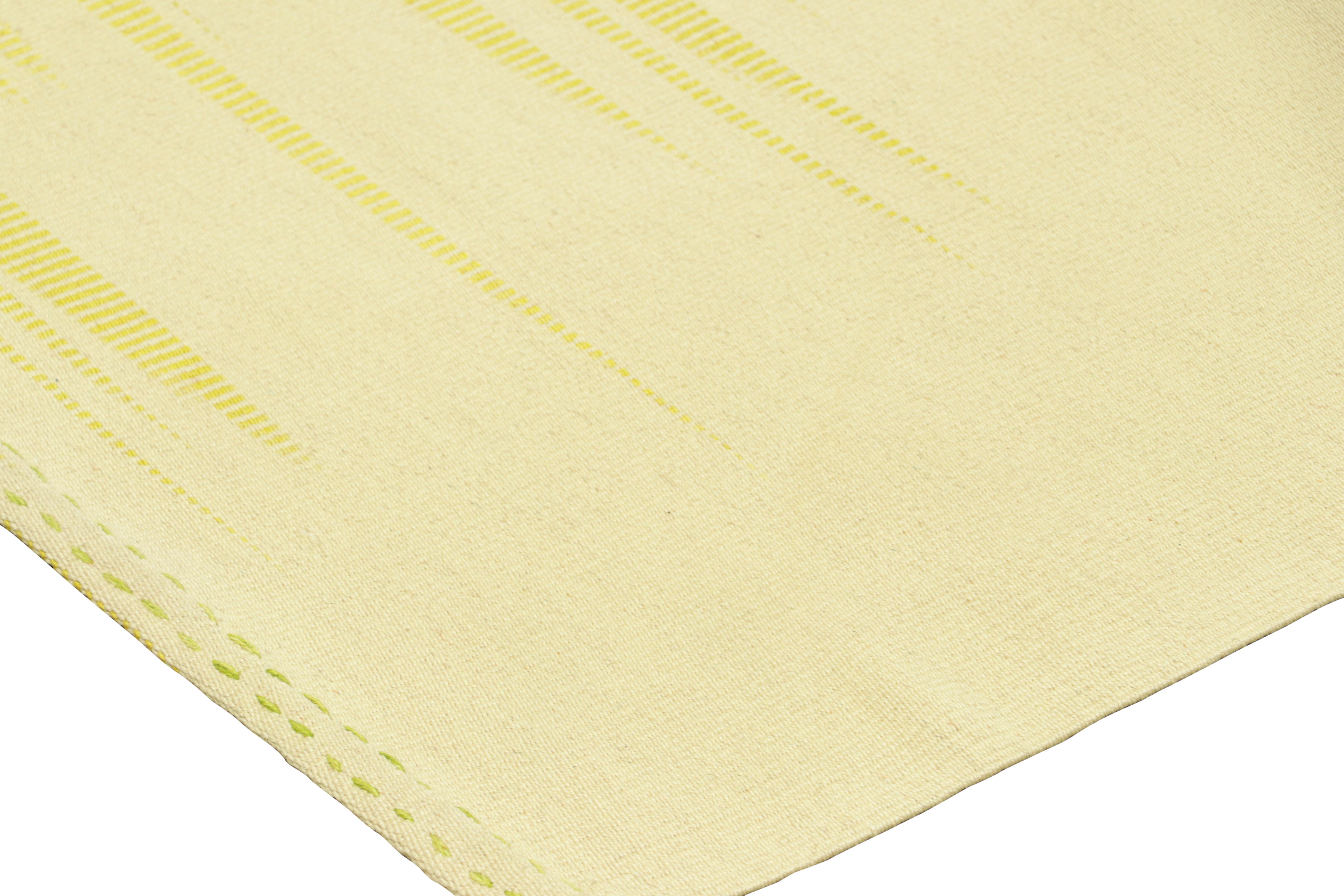 Rug & Kilim contemporanei a strisce e motivi beige e gialli In condizioni Nuovo in vendita a Long Island City, NY