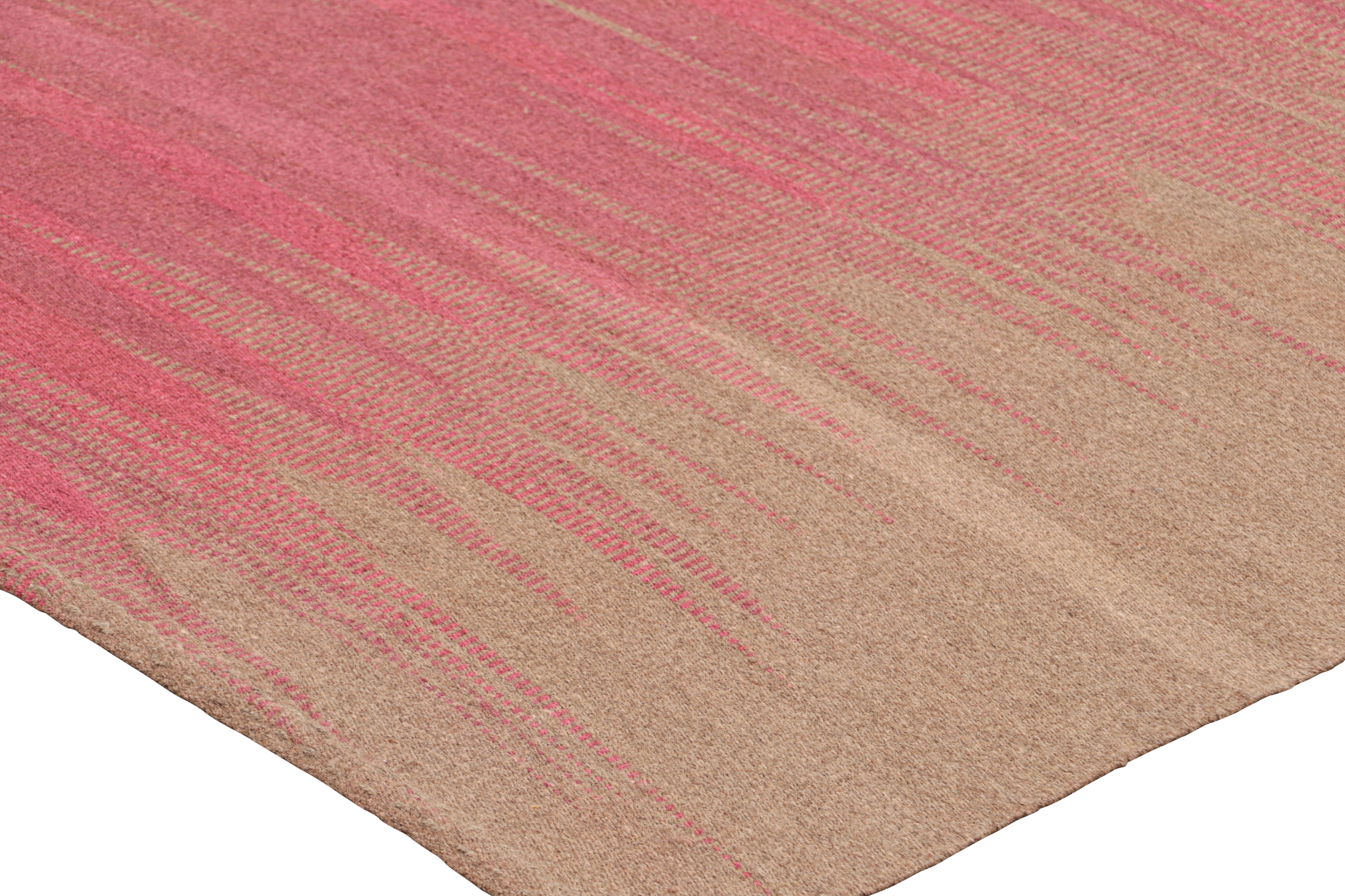 Rug & Kilim's Contemporary Kilim in Brown & Pink Stripes & Patterns (Tapis surdimensionné & Kilim's Contemporary Kilim in Brown & Pink Stripes & Patterns) Neuf - En vente à Long Island City, NY