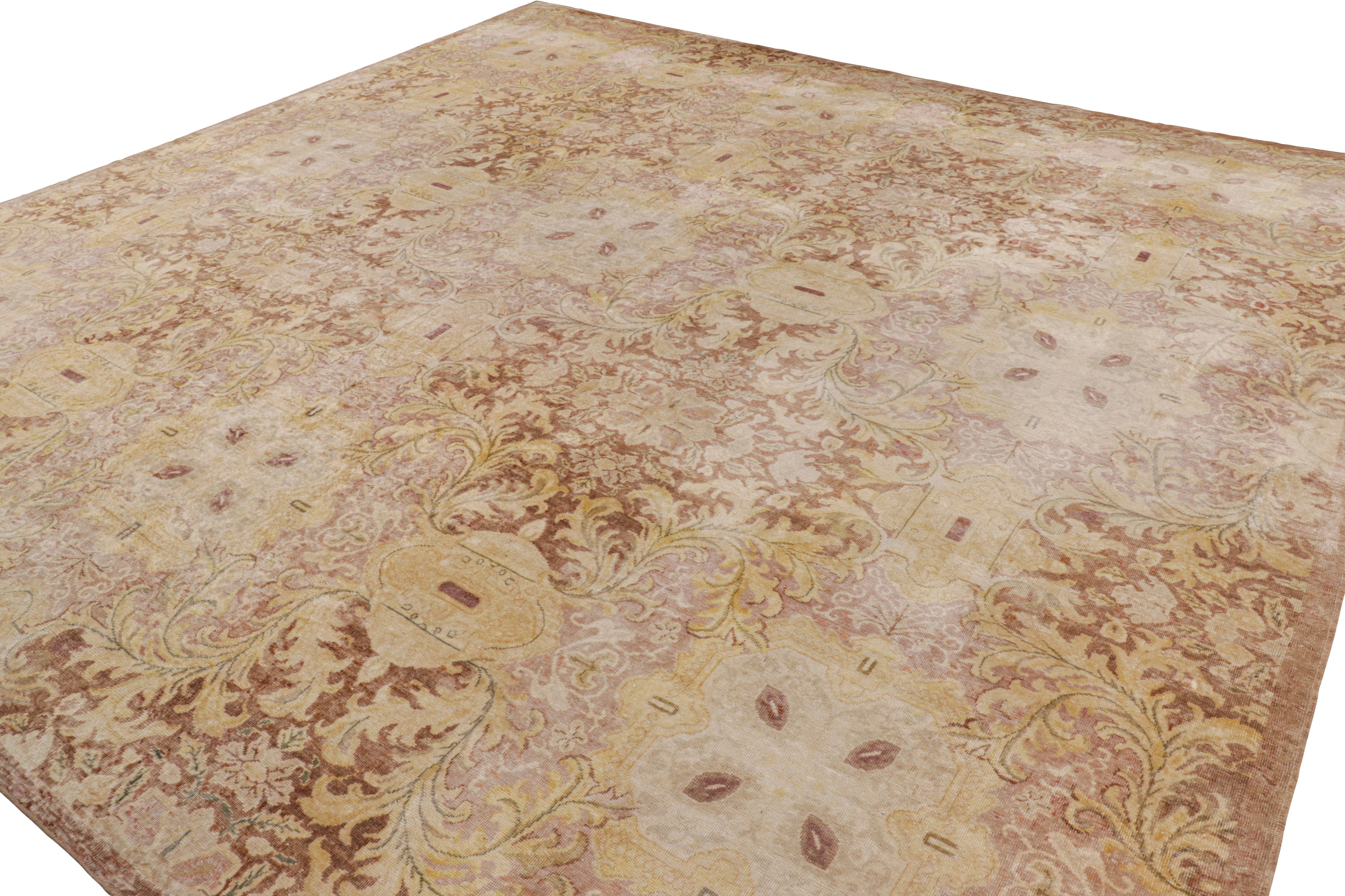 Noué à la main Tapis surdimensionné & Kilim Tapis carré de style européen avec motifs floraux beige-brun en vente