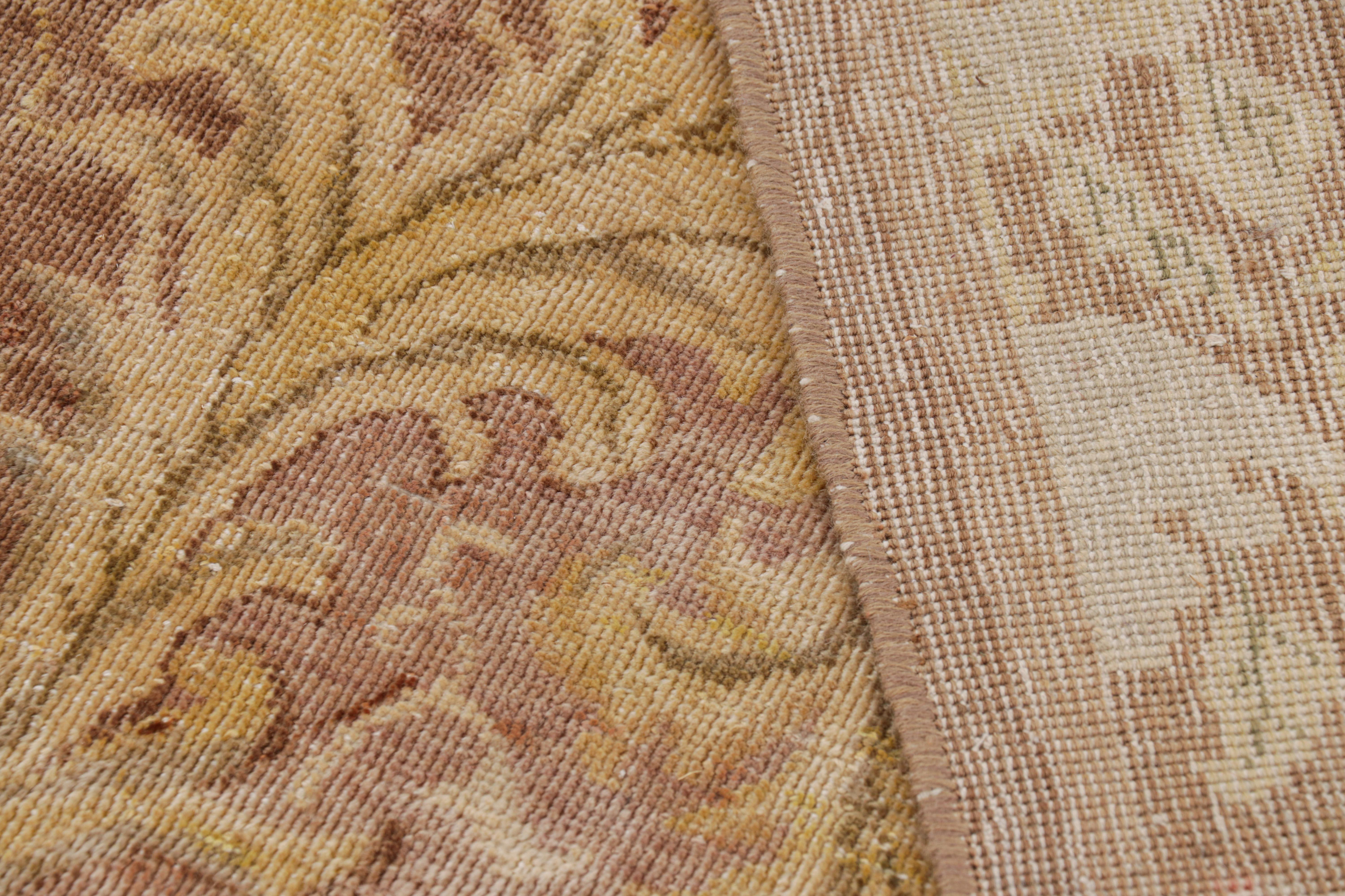 Tapis surdimensionné & Kilim Tapis carré de style européen avec motifs floraux beige-brun en vente 1