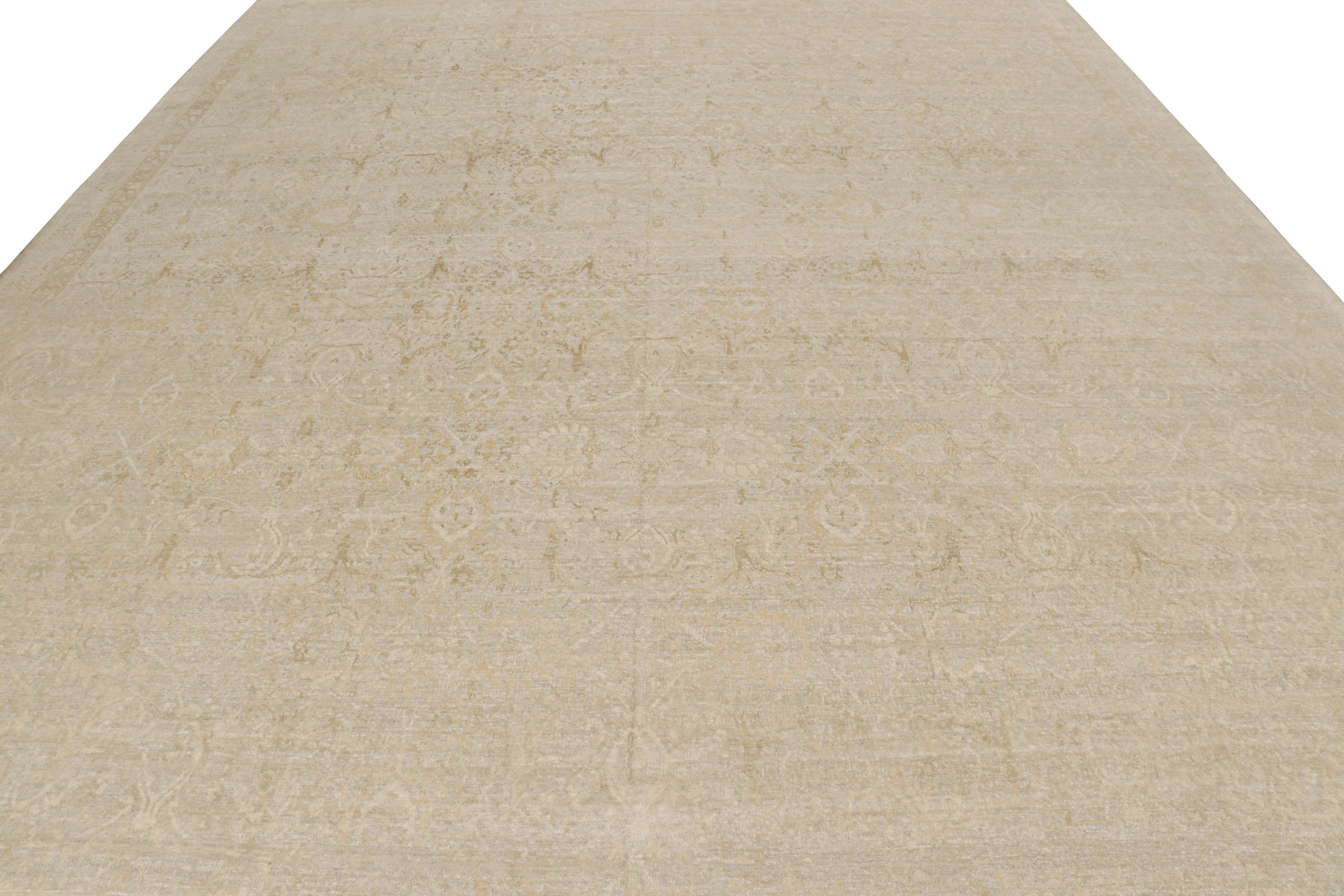 Oversized Rug & Kilim’s Oushak Style Rug in Gray and Beige with Floral Patterns In New Condition For Sale In Long Island City, NY