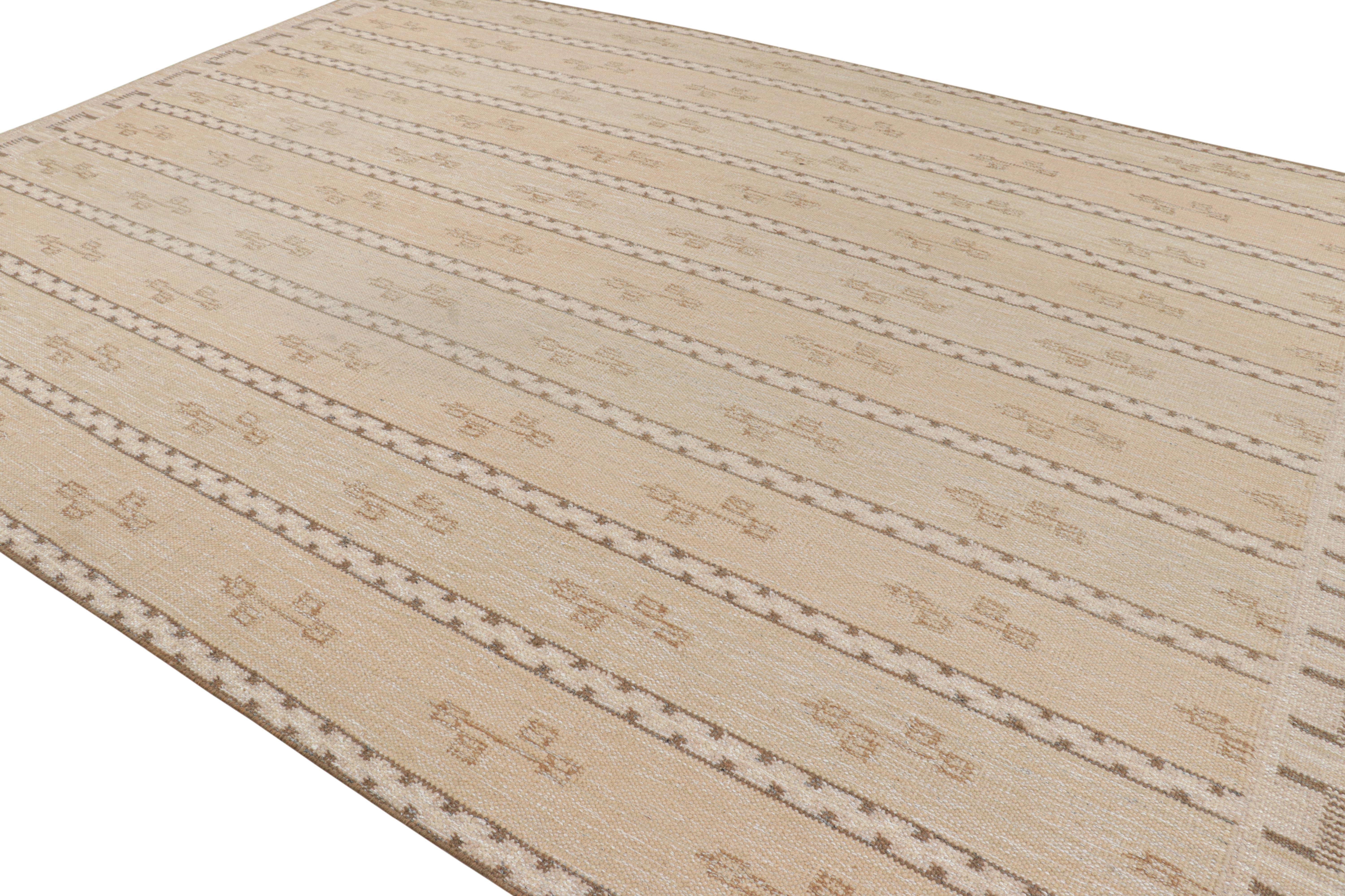 Hand-Woven Oversized Rug & Kilim's Scandinavian Style Rug in Beige with Geometric Patterns For Sale