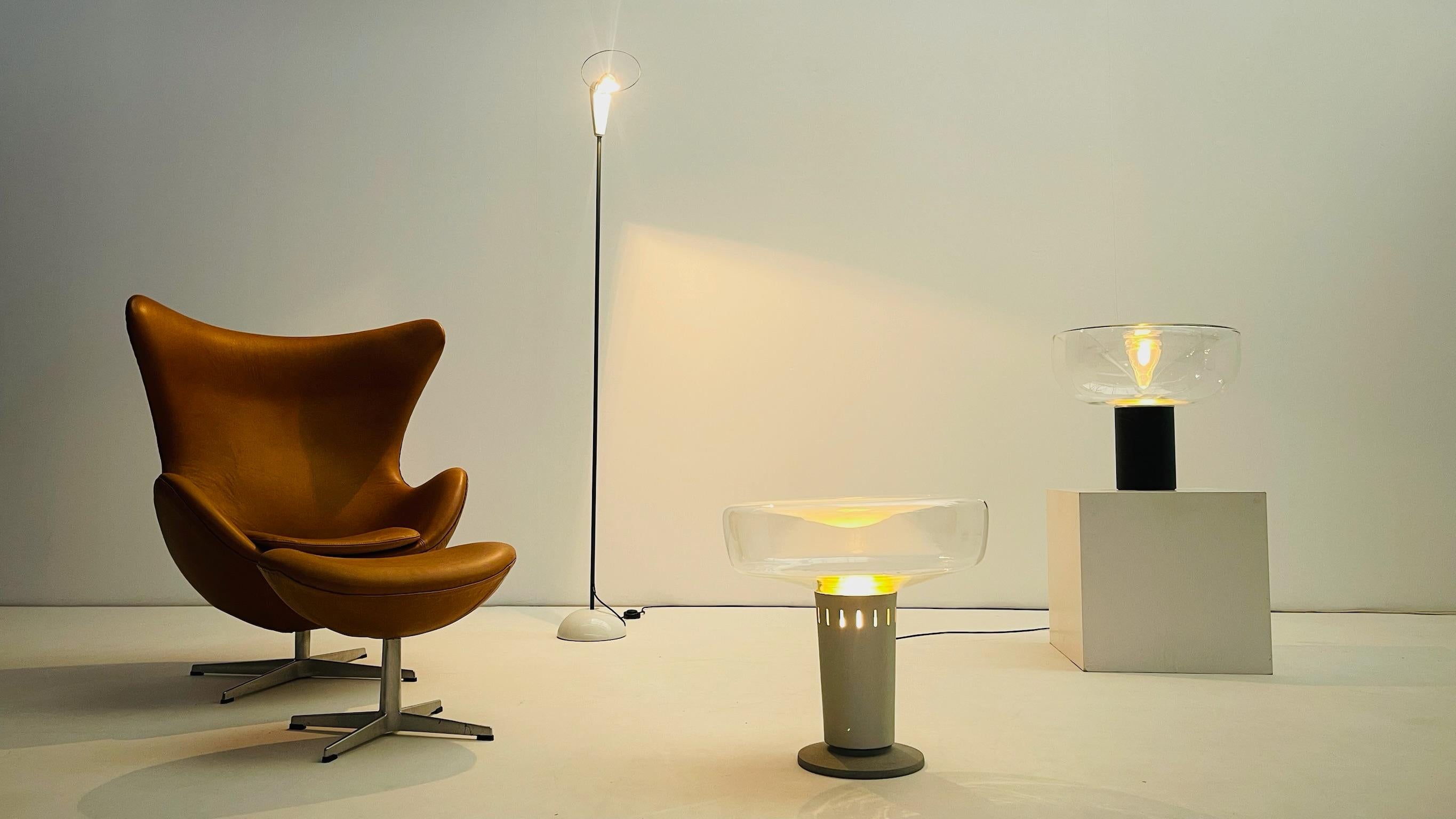 Lámpara de sobremesa de cristal de Murano con pantalla sobredimensionada Italiano en venta