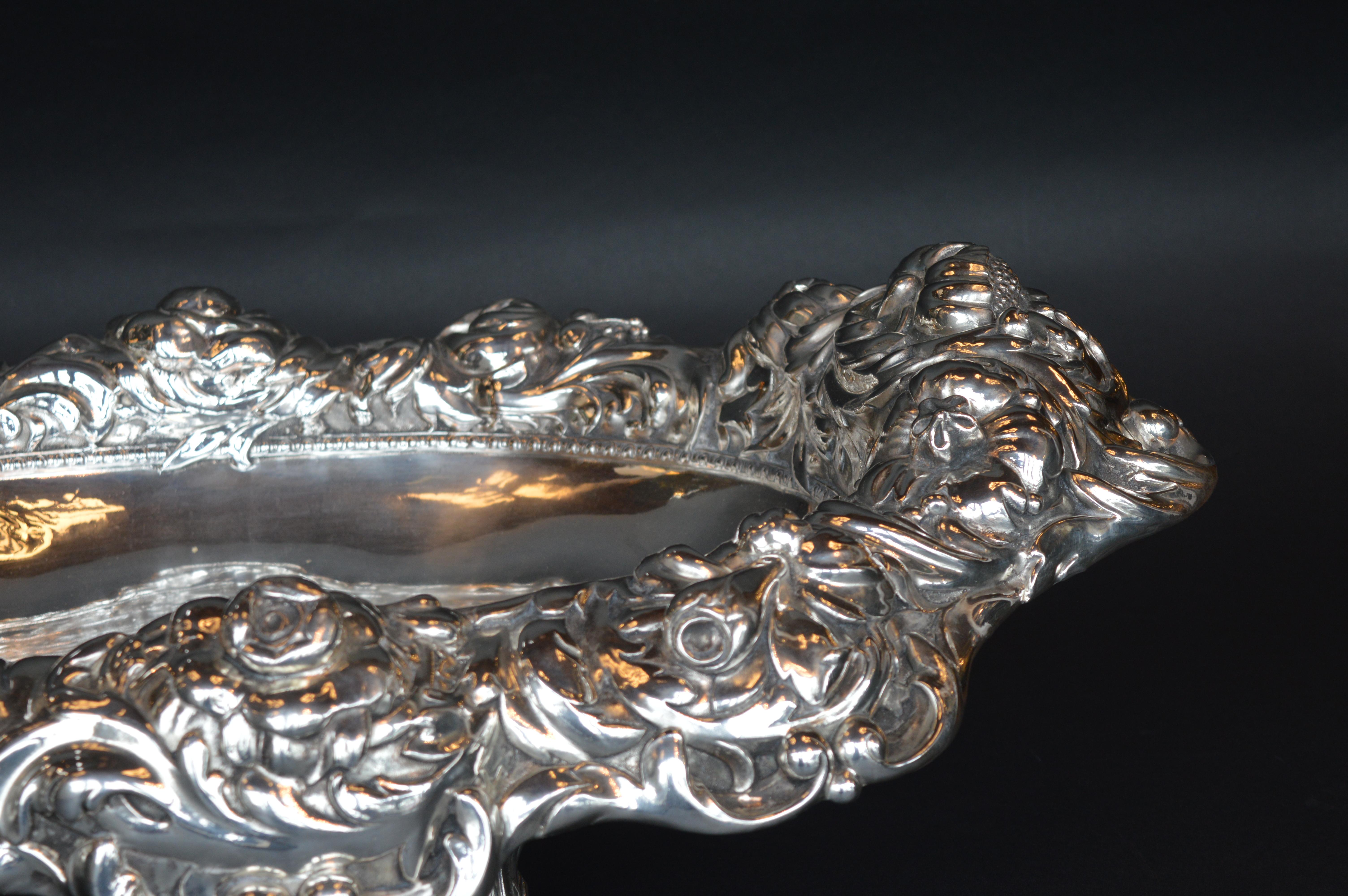 Grand English sterling silver centre piece serving dish.