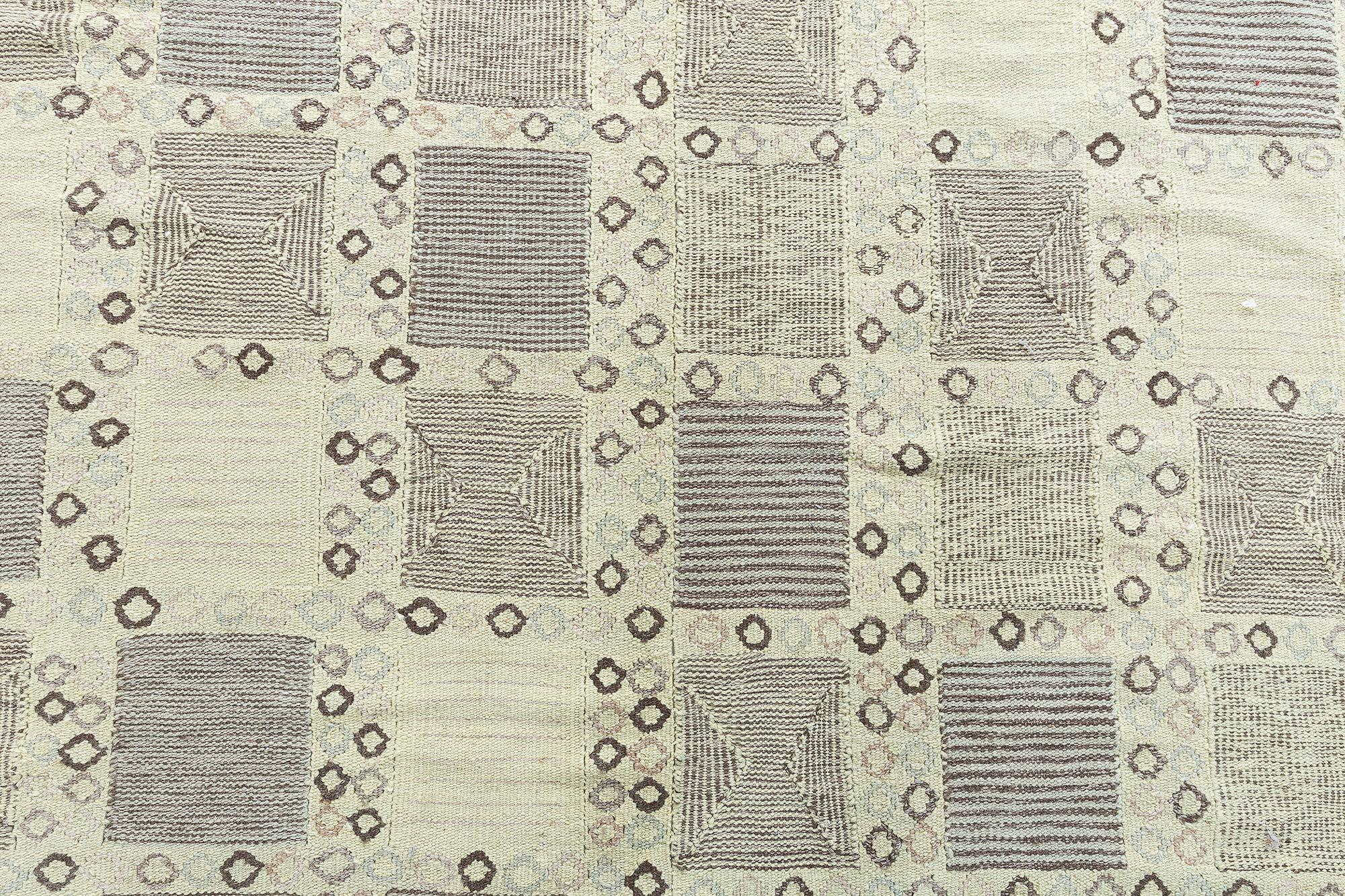 Annodato a mano Tappeto oversize a trama piatta di design svedese in lana naturale di Doris Leslie Blau in vendita