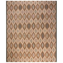 Schwedisch inspirierter Teppich aus Wolle in Übergröße in Beige und Grün von Doris Leslie Blau