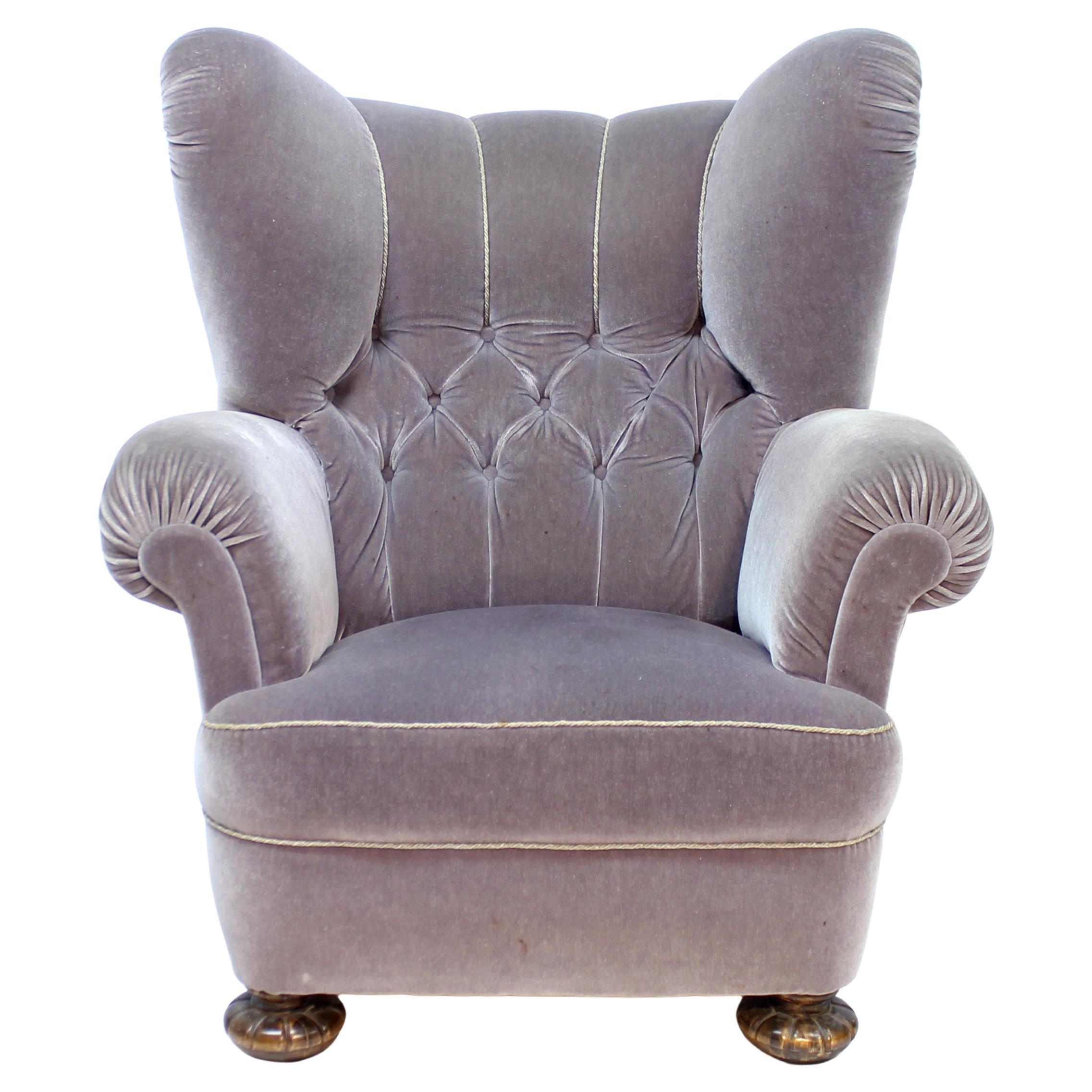 Oversized Swedish Modern Lounge chair in grey velvet, 1940s For Sale