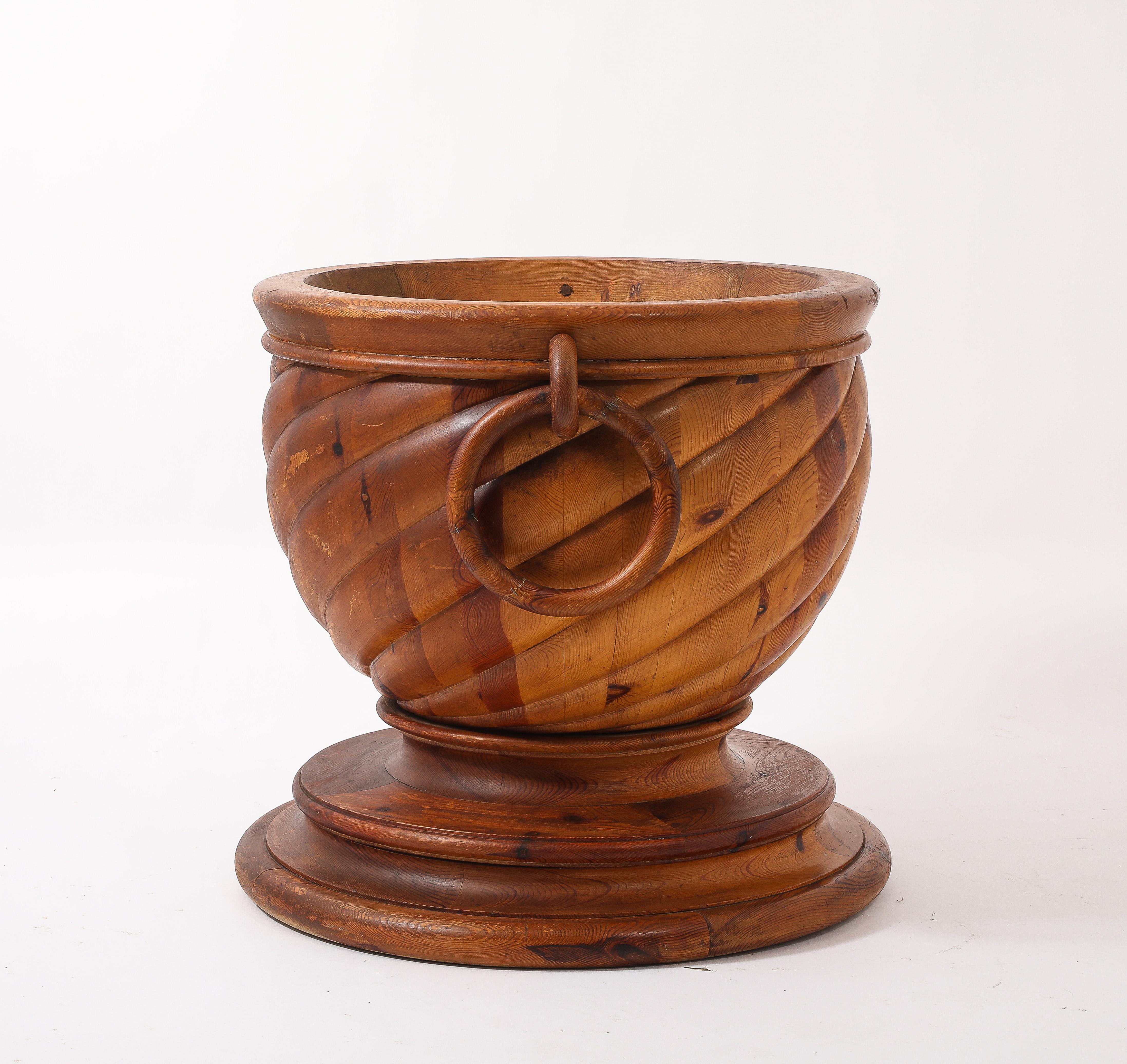 Jardinière surdimensionnée en pin suédois, Suède, années 1960 en vente 4