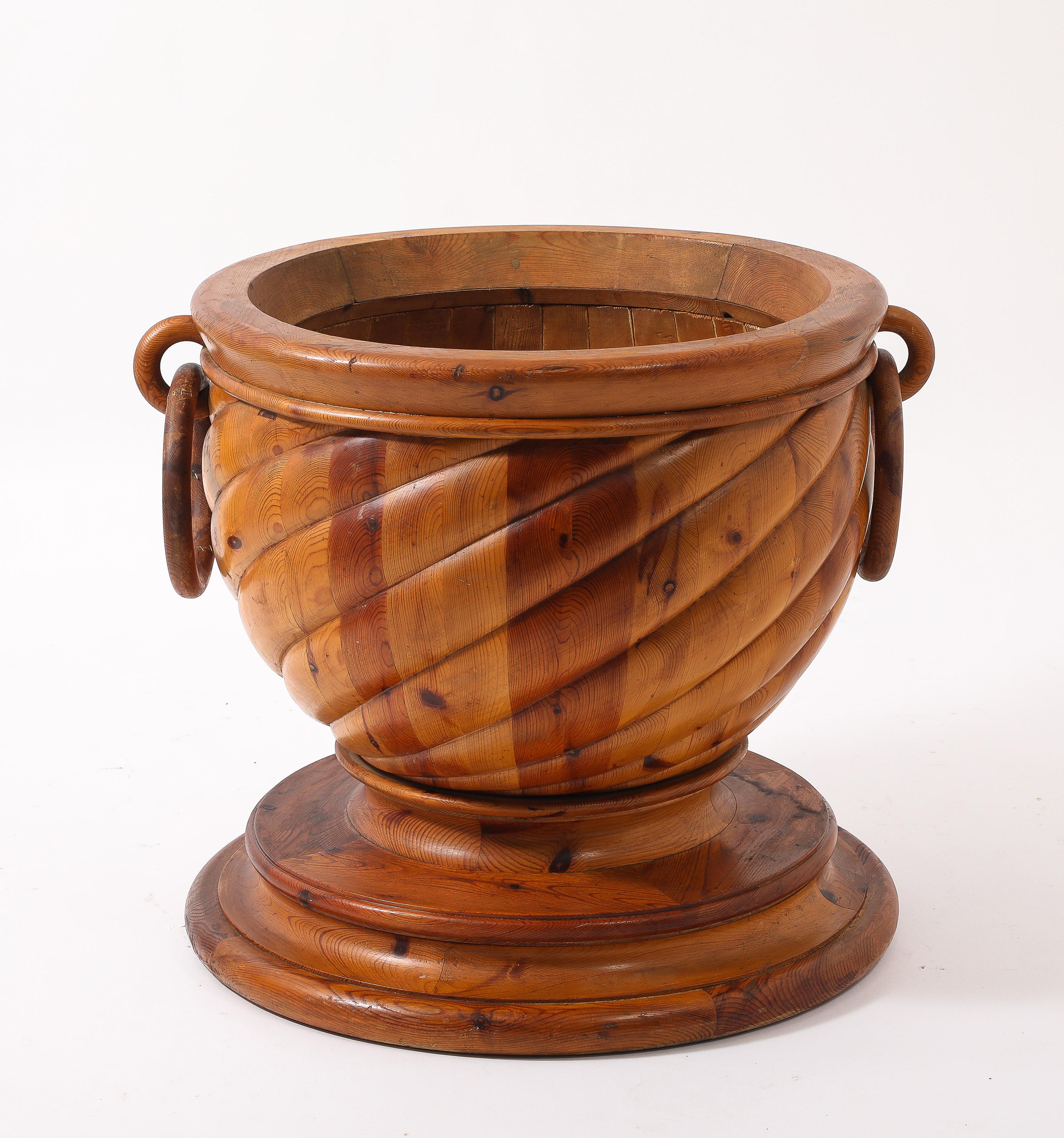 Jardinière surdimensionnée en pin suédois, Suède, années 1960 en vente 10