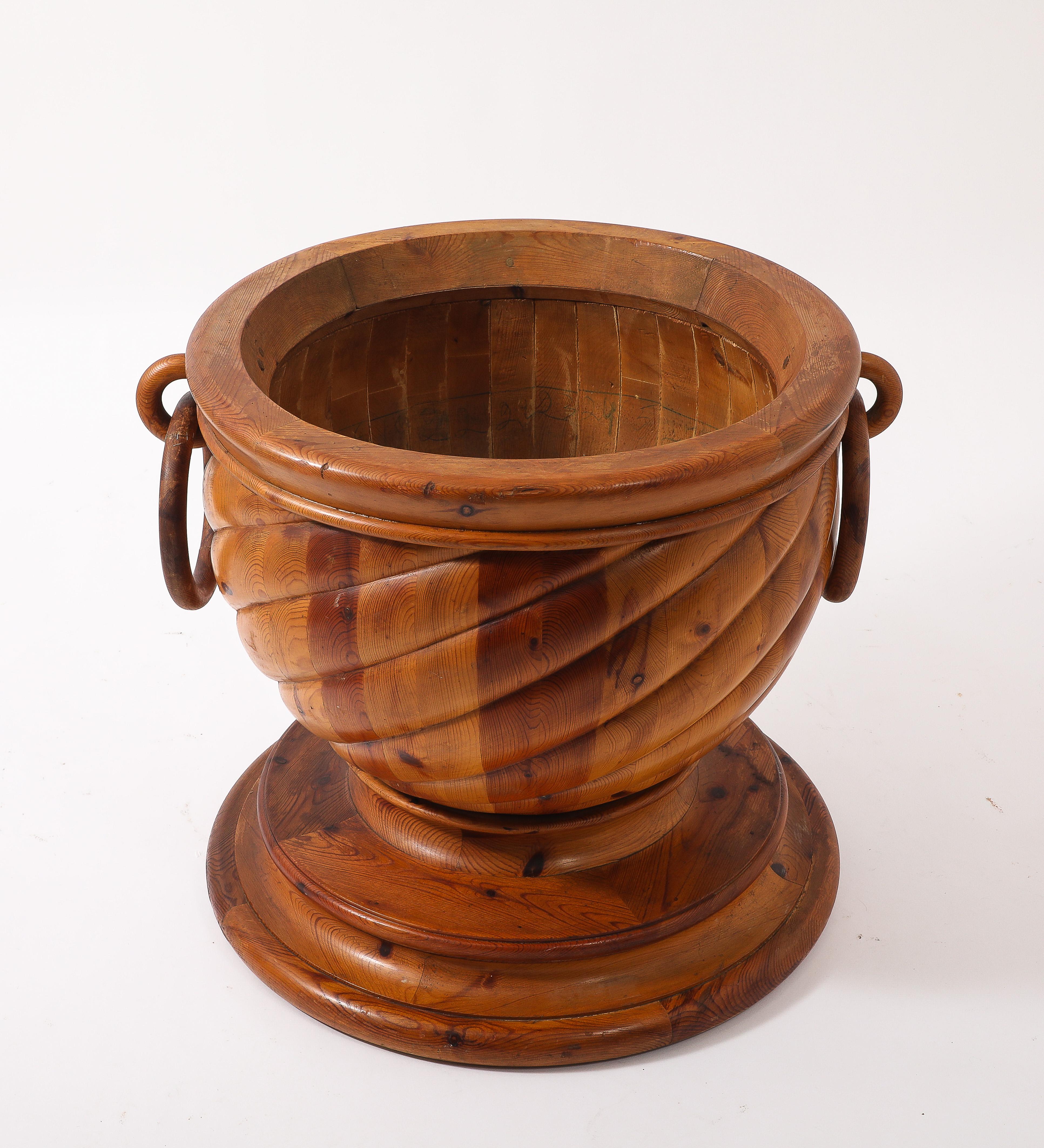 Jardinière surdimensionnée en pin suédois, Suède, années 1960 en vente 11